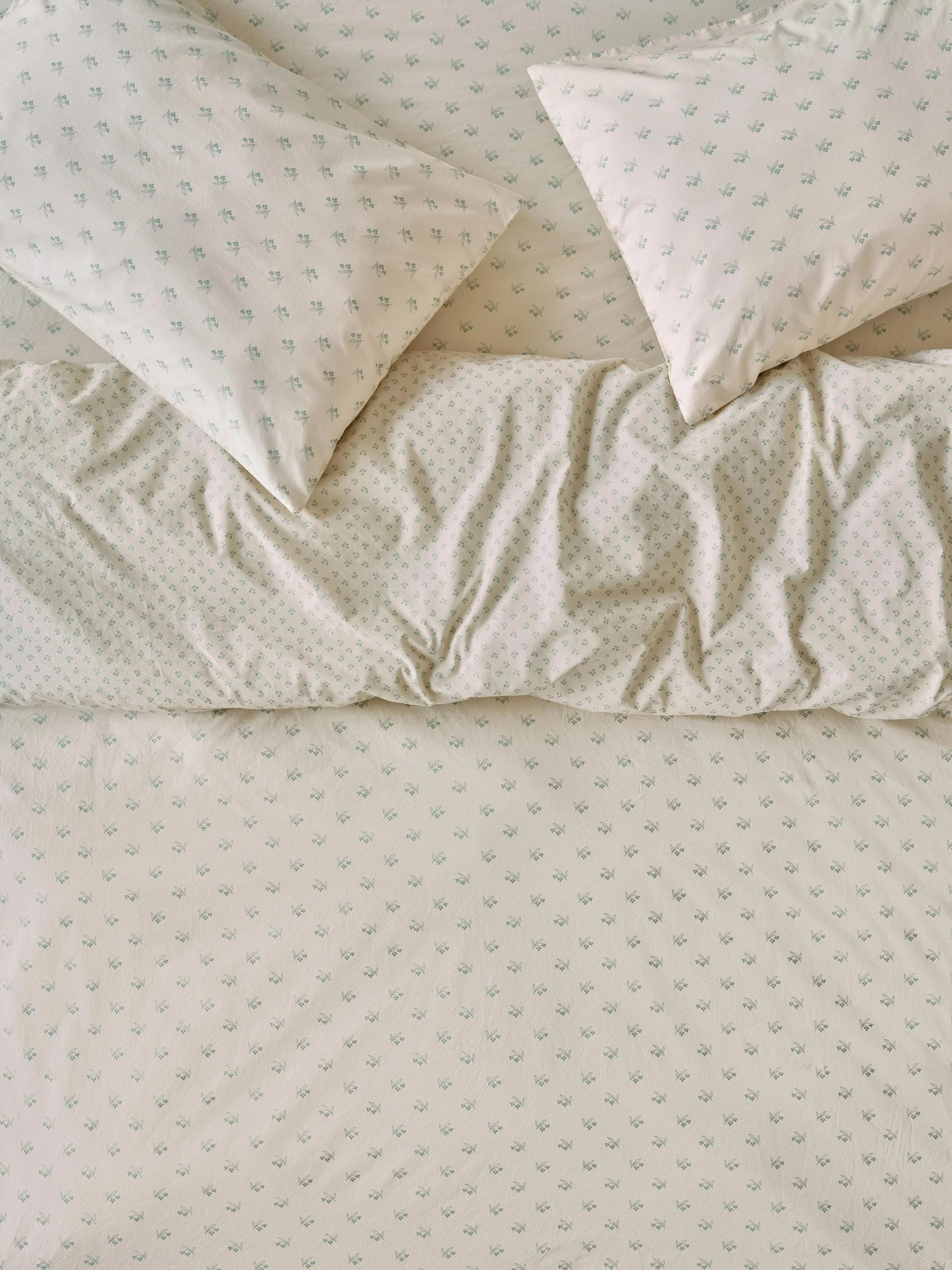 Mellow Green Martha Floral Cotton Duvet Cover | Piglet