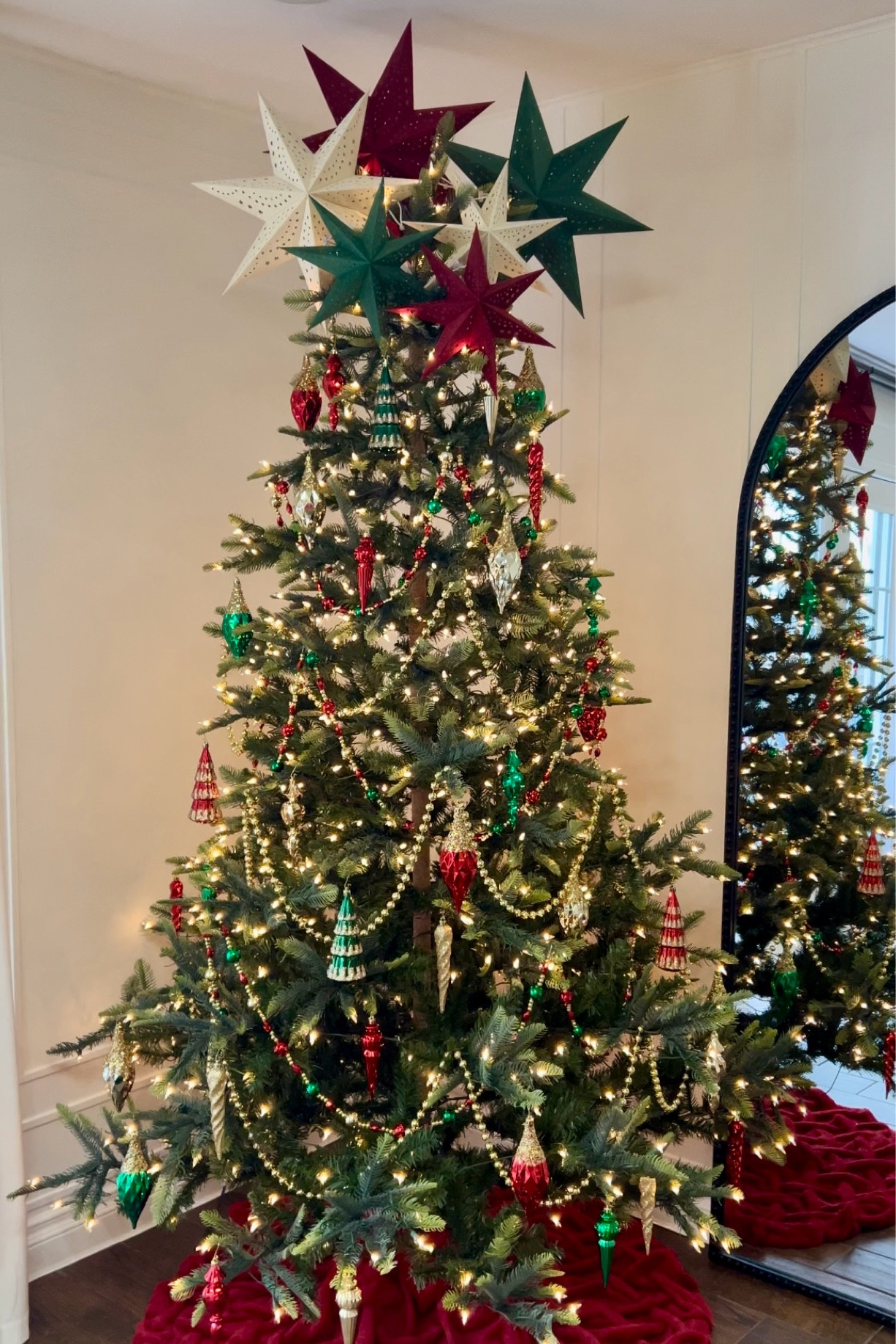 Christmas tree decorations 
❤️🌲✨
In this post you can find links for the tree and star toppers. All ornaments and bead garlands are from Hobby Lobby. 

#LTKSeasonal