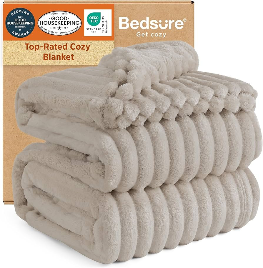 Bedsure GentleSoft King Size Blanket for Bed - Cozy Soft Blankets for Women, Cute Large Fleece Th... | Amazon (US)