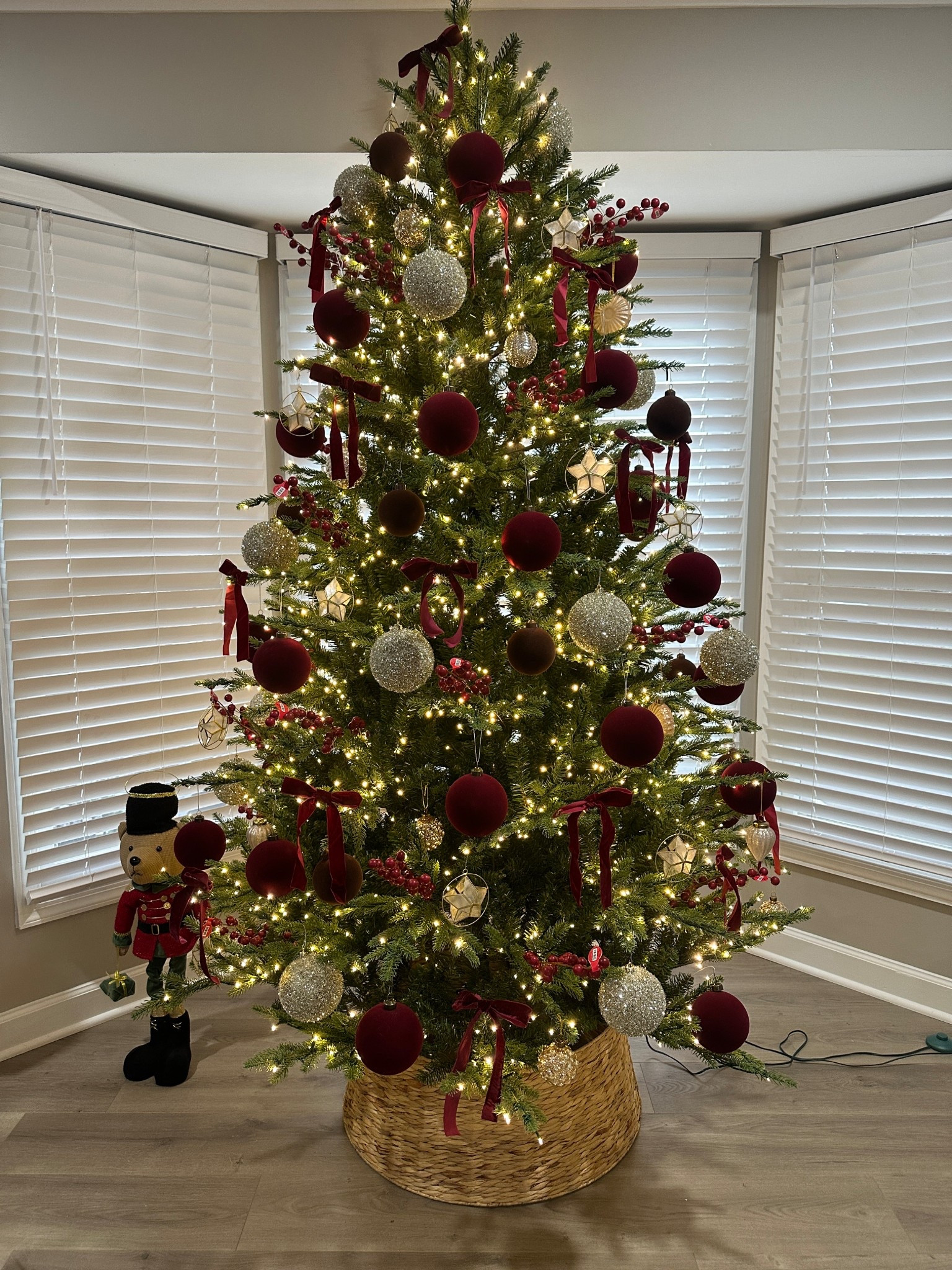 Burgundy Christmas Tree #christmastree #christmas2025 #homedepotchristmastree #grandduchess

#LTKSeasonal #LTKHome #LTKmomlife