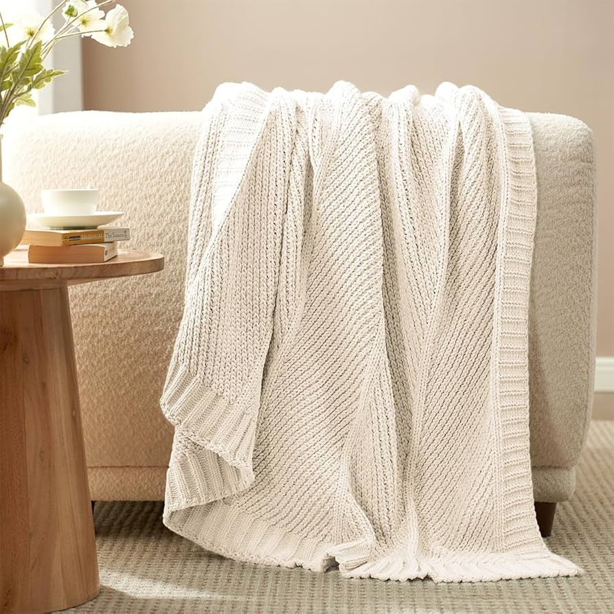 Amélie Home Chevron Chenille Knit Throw Blanket for Couch, Cozy Texture Decorative Soft Blanket ... | Amazon (US)