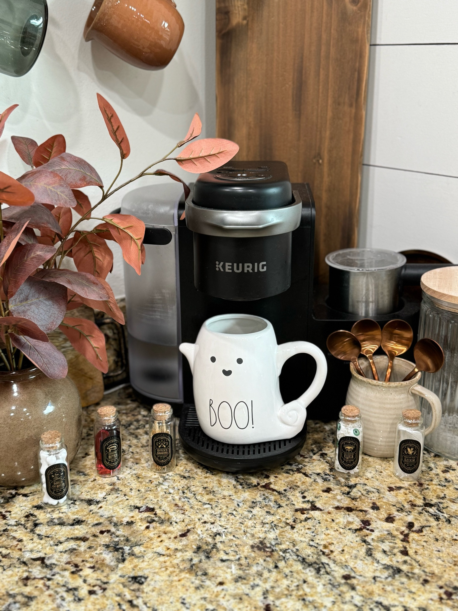 Halloween coffee bar, Target Halloween, Amazon Halloween, seasonal coffee bar

#LTKHoliday #LTKHome #LTKSeasonal