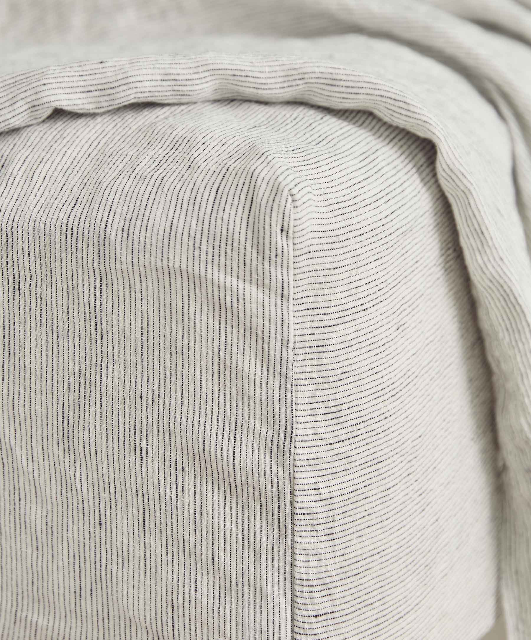 Linen Fitted Sheet - Pinstripe | CULTIVER US