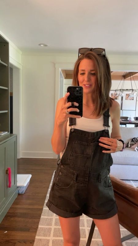 Ziggy shortall overalls with a bump! Free people overalls. Wearing a XS

#LTKbump