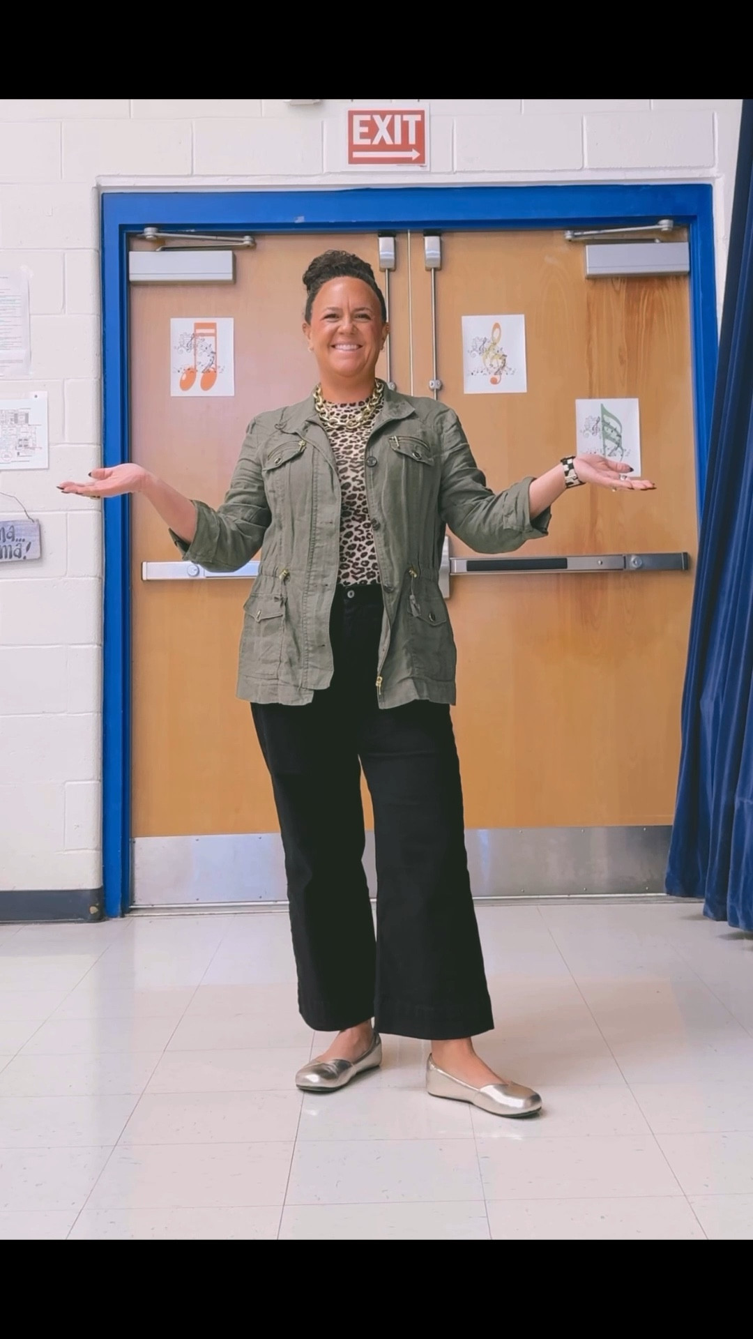 I’m 5’4, 175lbs
Shirt: L
Jacket: L
Pants: L
Shoes: TTS