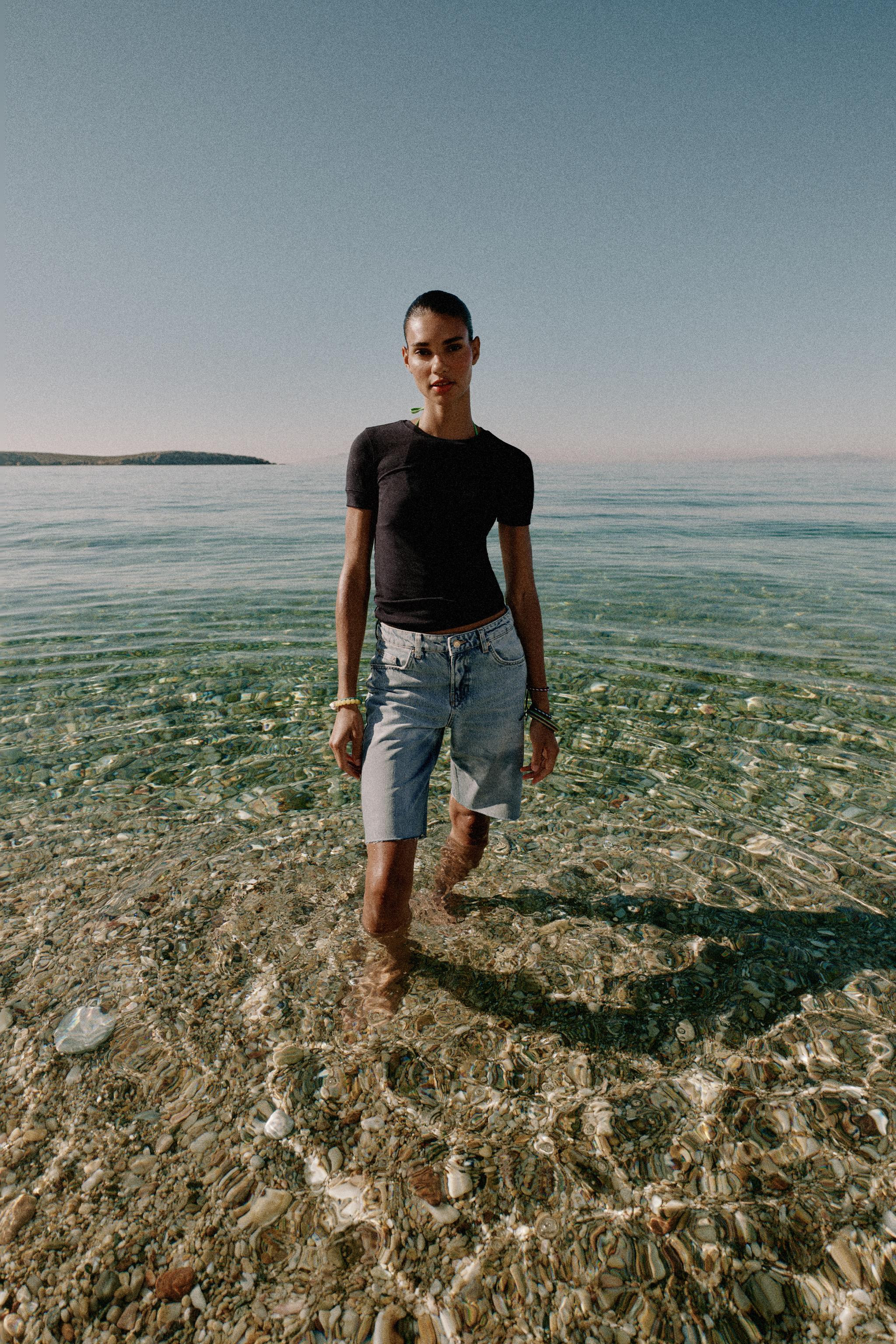 MINIMAL SHORT SLEEVE T-SHIRT | Zara US