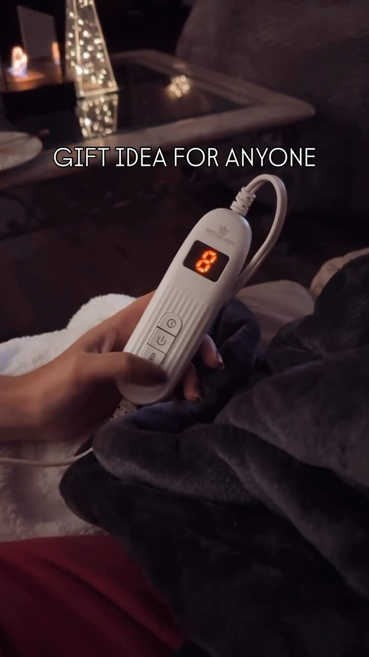 🎁 On sale right now! 💬 HEAT to receive a DM with the 🔗 #giftidea #giftsforher #giftsforall #giftideas #amazon 

Follow me on the LTK app to see everything I’m sharing this season from beauty finds to women’s wear to men’s and kids items! Tap the link in my bio to see it all. ✨