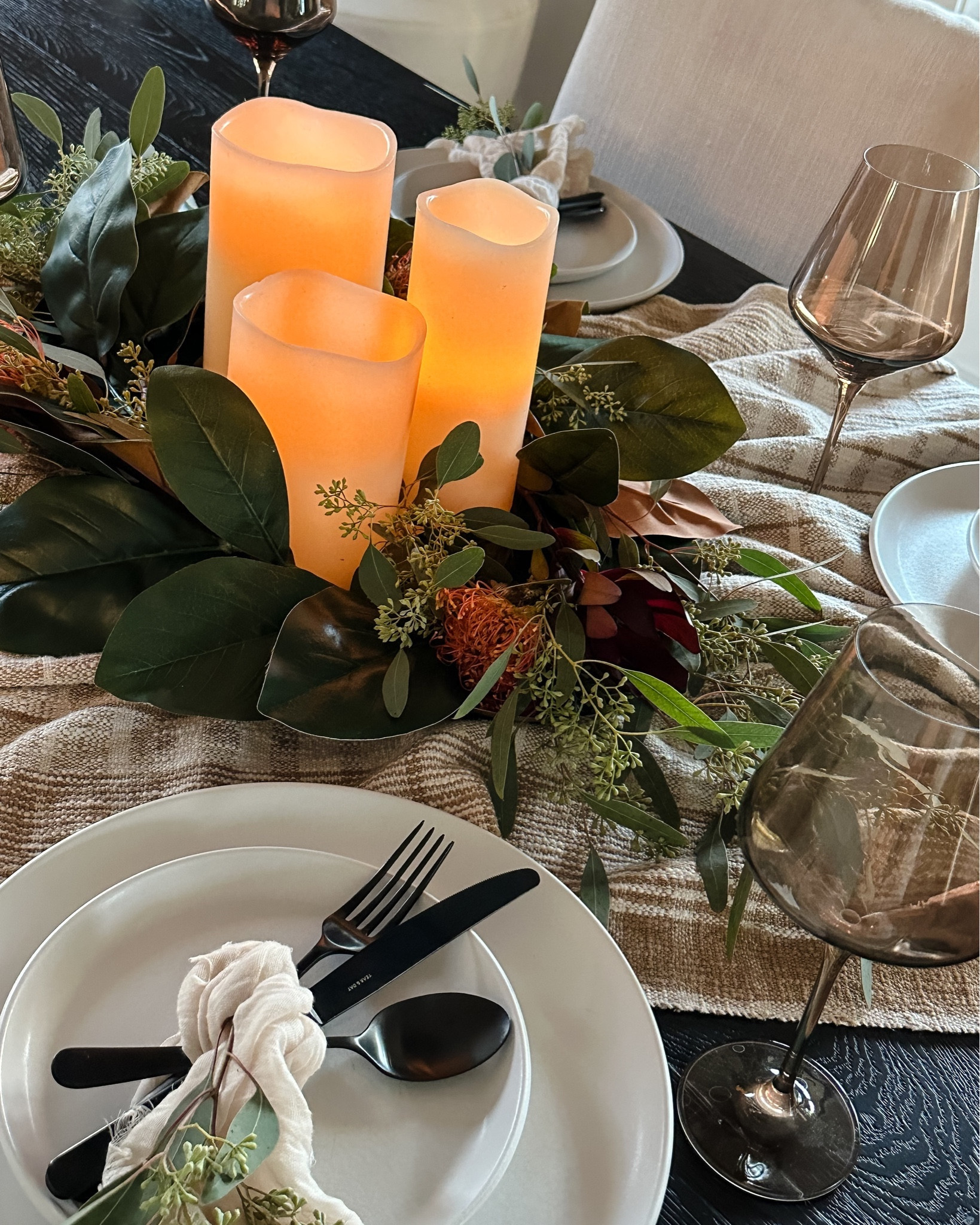 Linked what you need here to get the least centerpiece look!

#LTKhome #LTKSeasonal #LTKHoliday