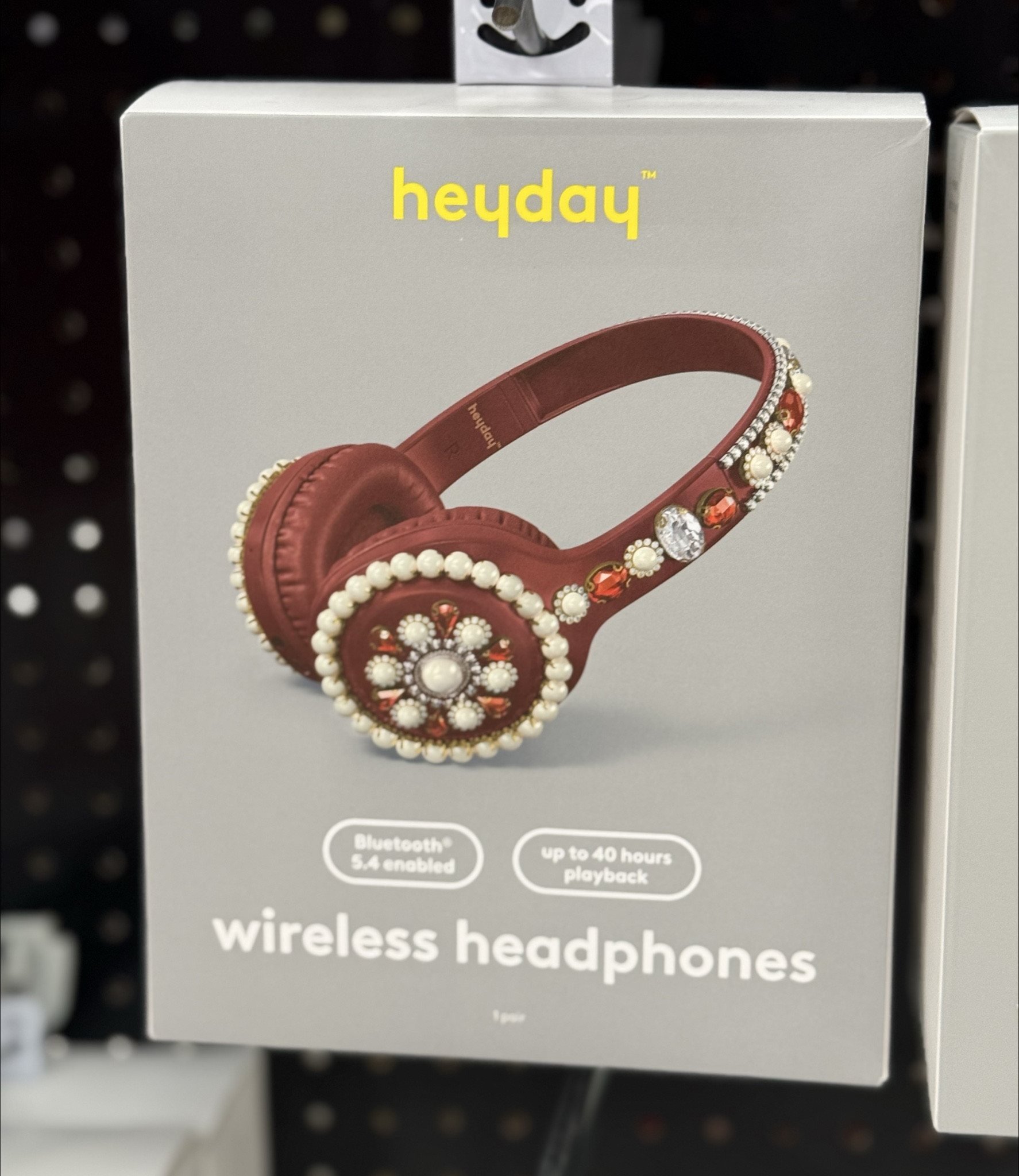 Gift guide for Her 🎁

Gift for her// Gift guide for her// Target// Target Finds // Bejeweled headphones// headphones//  Wireless Headphones 

#LTKGiftGuide #LTKSaleAlert #LTKHoliday