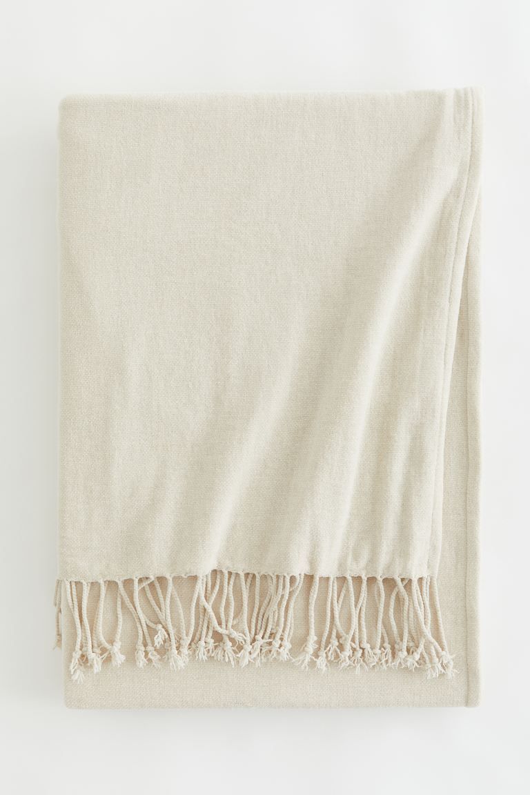 Chenille blanket | H&M (UK, MY, IN, SG, PH, TW, HK, KR)