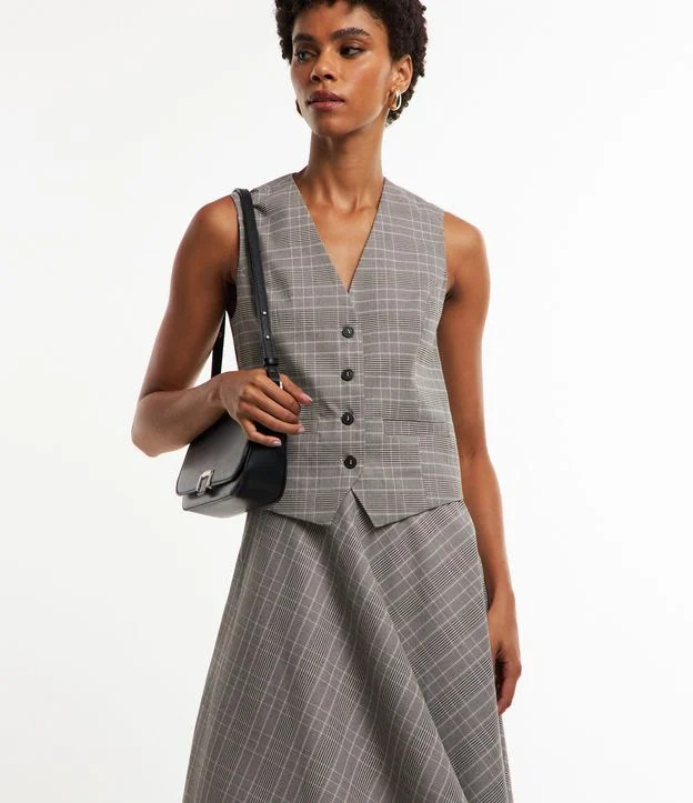 Colete Alfaiatado com Fechamento Simples e Estampa Xadrez Bege/ Preto | Renner (BR)