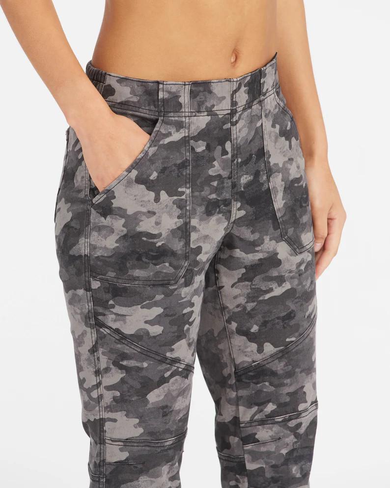 Stretch Twill Cargo Jogger | Spanx