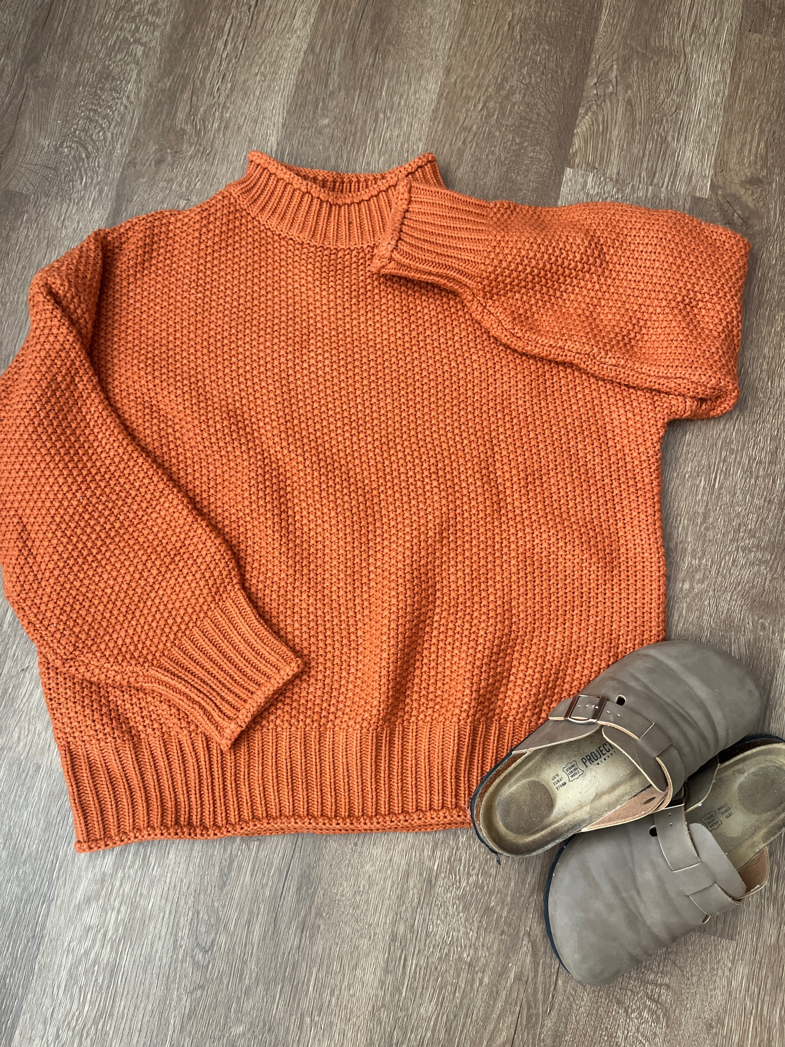 Amazon Oversized sweater true to size and clogs true to size. Link in bio

#LTKSeasonal #LTKFindsUnder50 #LTKMidsize