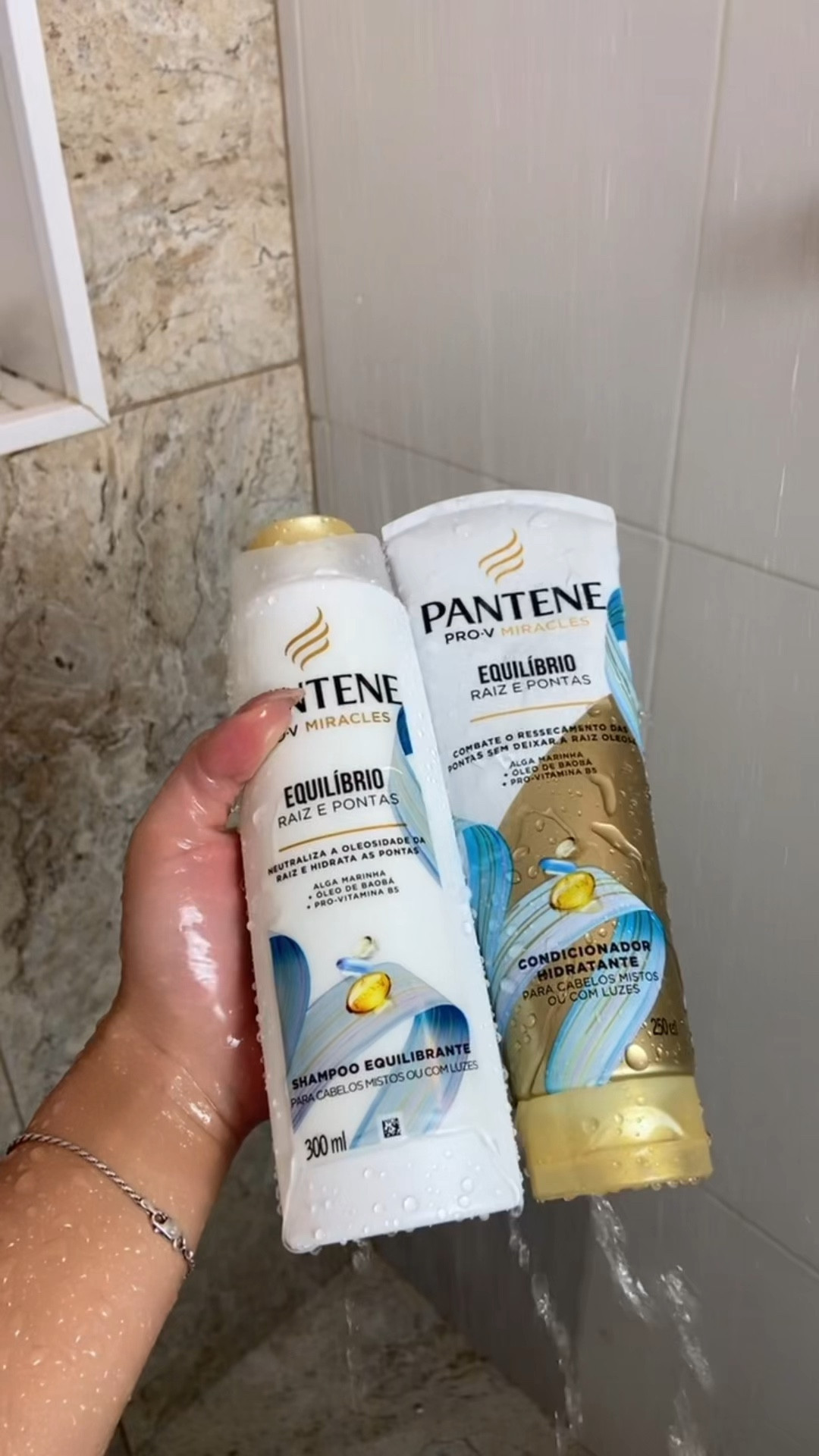 Nada de raiz oleosa e pontas secas! 
Bora de Pantene Equilíbrio Raiz e Pontas 

Shampoo remove a oleosidade da raiz sem ressecar as pontas;
Condicionador hidrata e dá brilho para as pontas sem deixar a raiz pesada.

O poder do equilíbrio 🤌 #ltkconbr2023 

#LTKbrasil