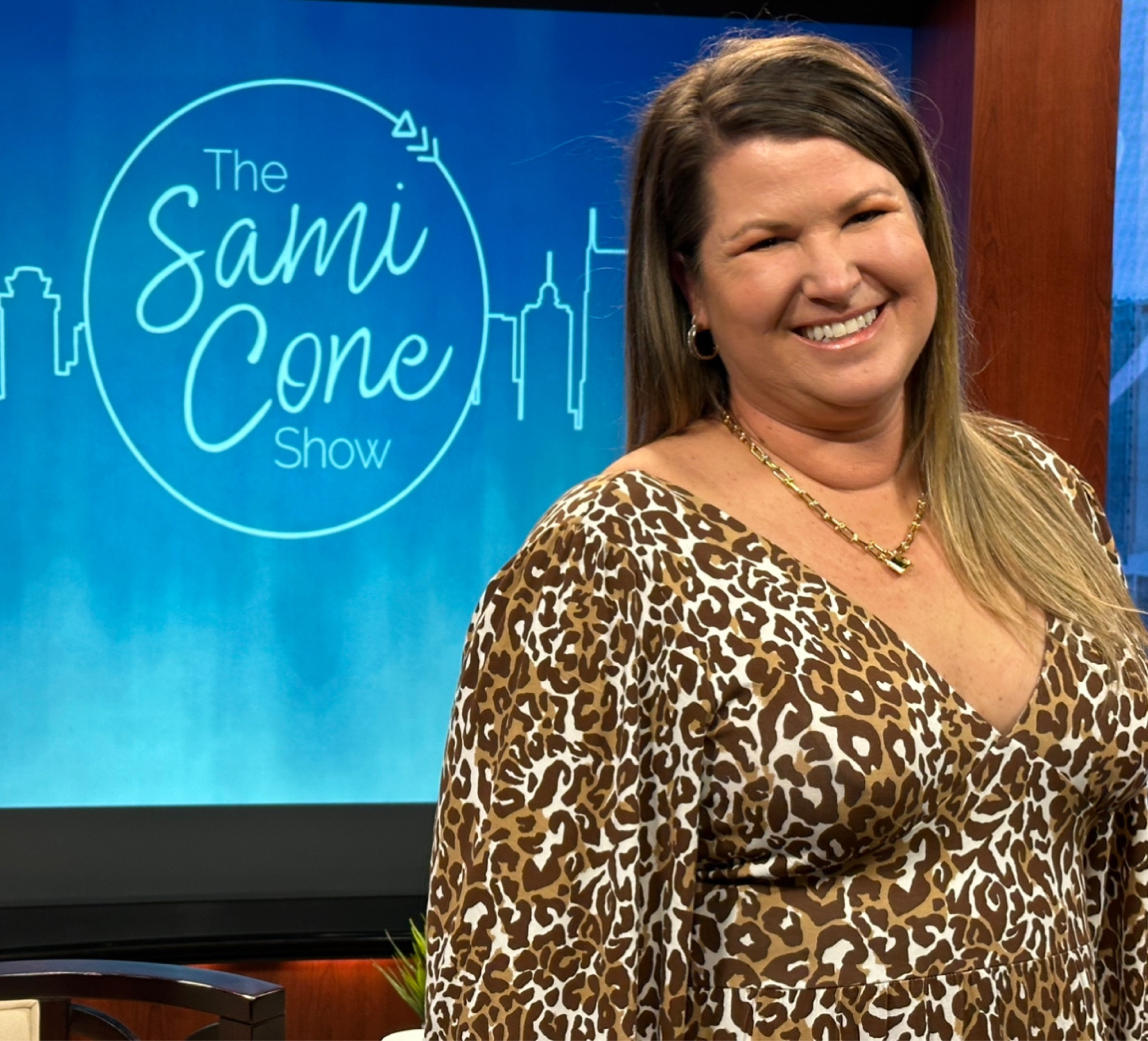Tune in to watch the latest episode of #TheSamiConeShow today at 1 PM on #NC5+.

And I can’t get enough of the newest “LoveLocks” collection from #KendraScott. It’s available online and in stores now, but will likely sell out before Valentine’s Day!



#LTKFind #LTKSeasonal