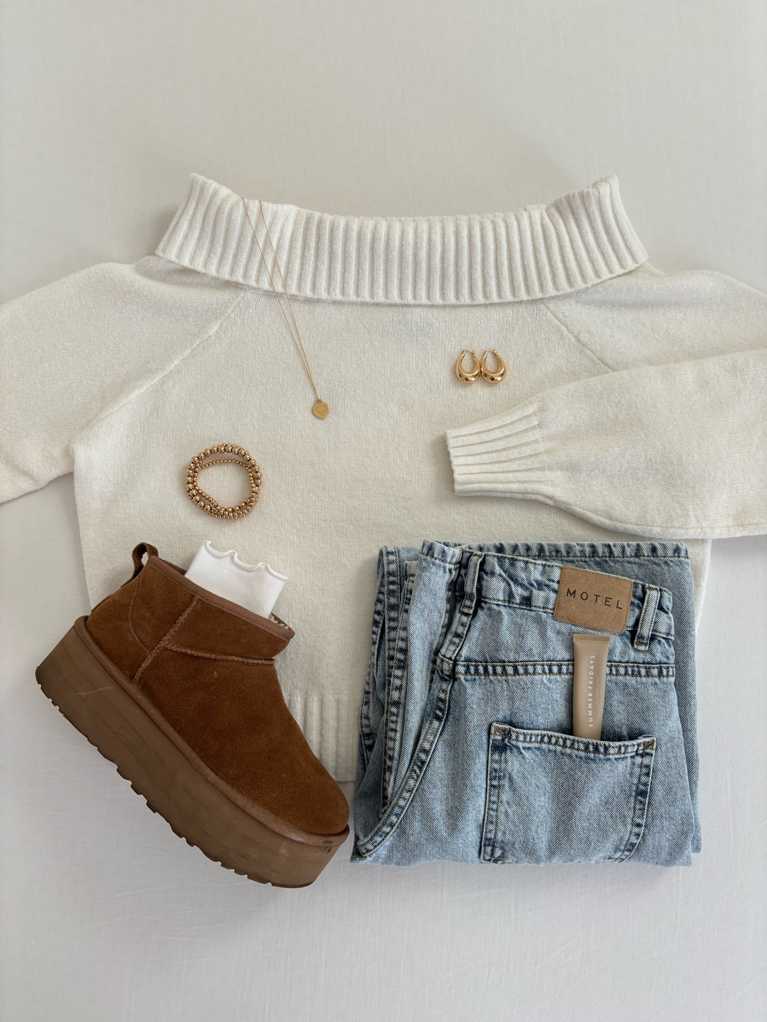 Sweater is from Hollisterr