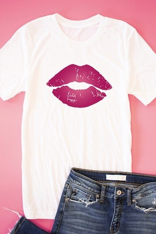 Kiss Me Lips White Graphic Tee | The Pink Lily Boutique