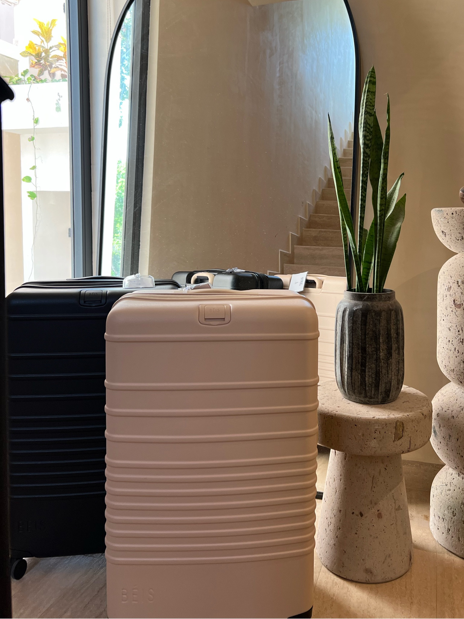 Black and Beige 29” Beis Large Check in Roller Luggage. Perfect for all travel destinations from Tulum to the Amalfi Coast. 