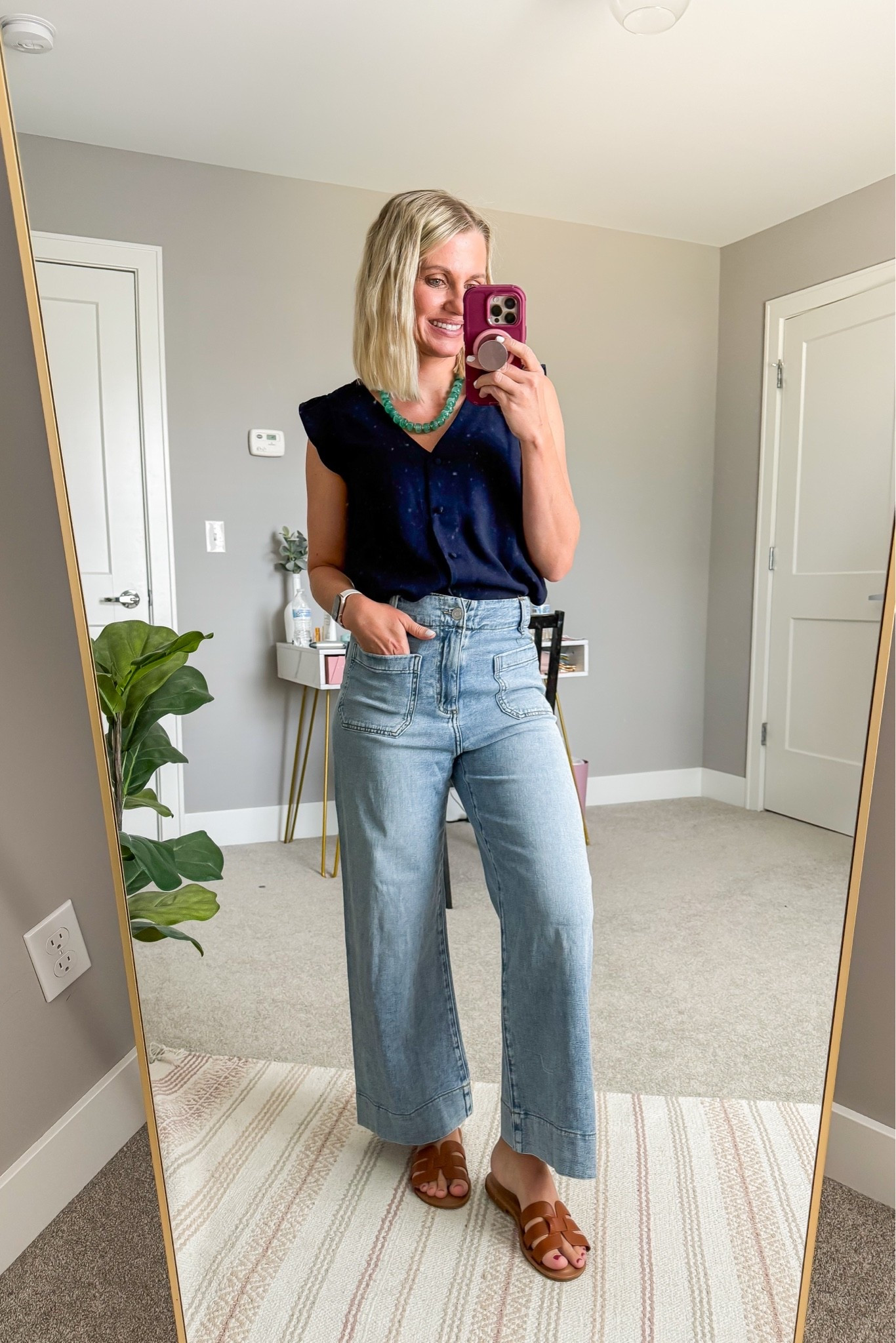 These jeans are perfect for early fall! They are super high waisted and very comfortable! @Kohl's #ad
Top- xs
Jeans- 2

#LTKootd #LTKOver40 #LTKPetite
