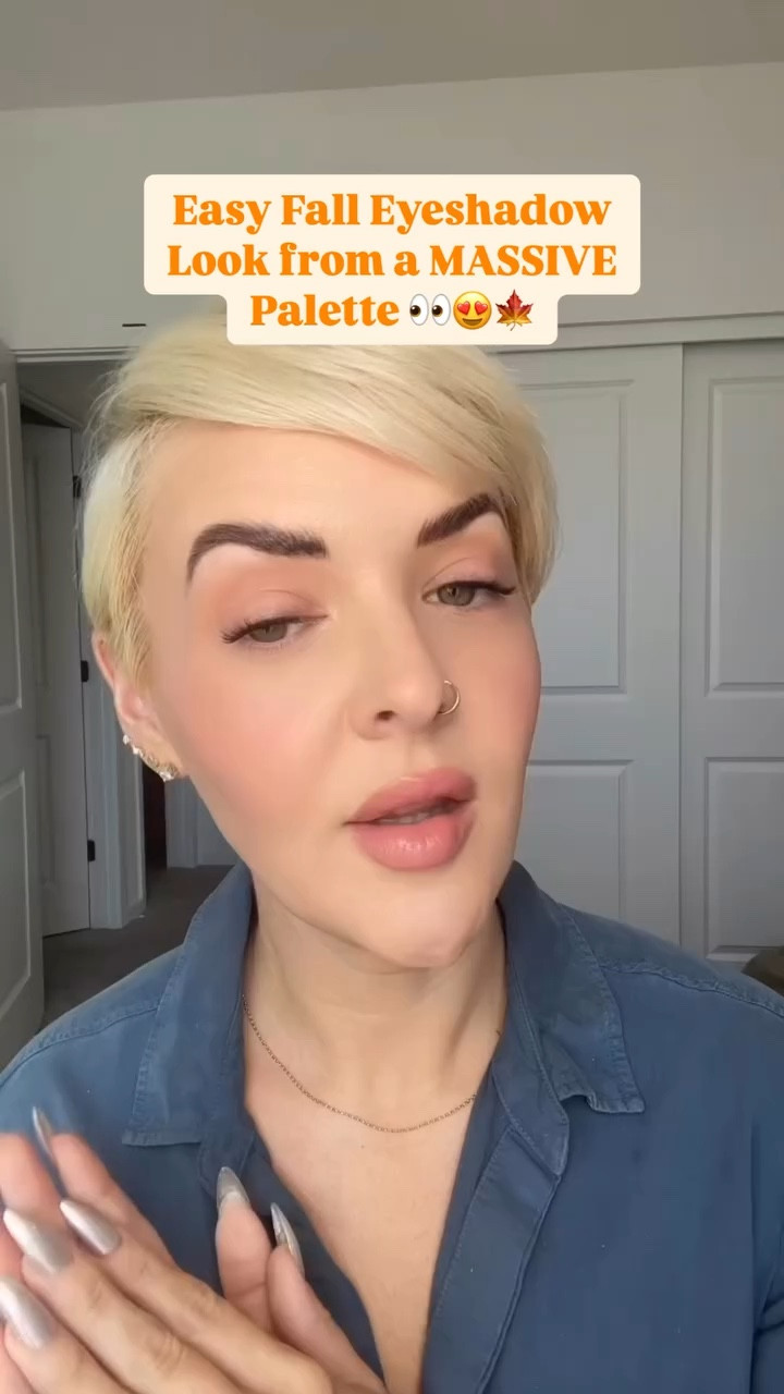Easy-peasy FALL eyeshadow in just a few minutes 🍁 Comment FALL for the 🔗 to this palette 🎨 

#fallmakeup #fallmakeuplook #falleyeshadow #colourpop #colourpopcosmetics #easymakeuptutorial