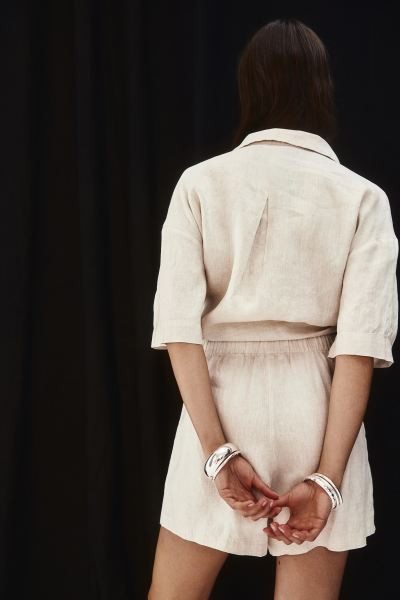 Pull-on linen shorts - Natural white - Ladies | H&M GB | H&M (UK, MY, IN, SG, PH, TW, HK)