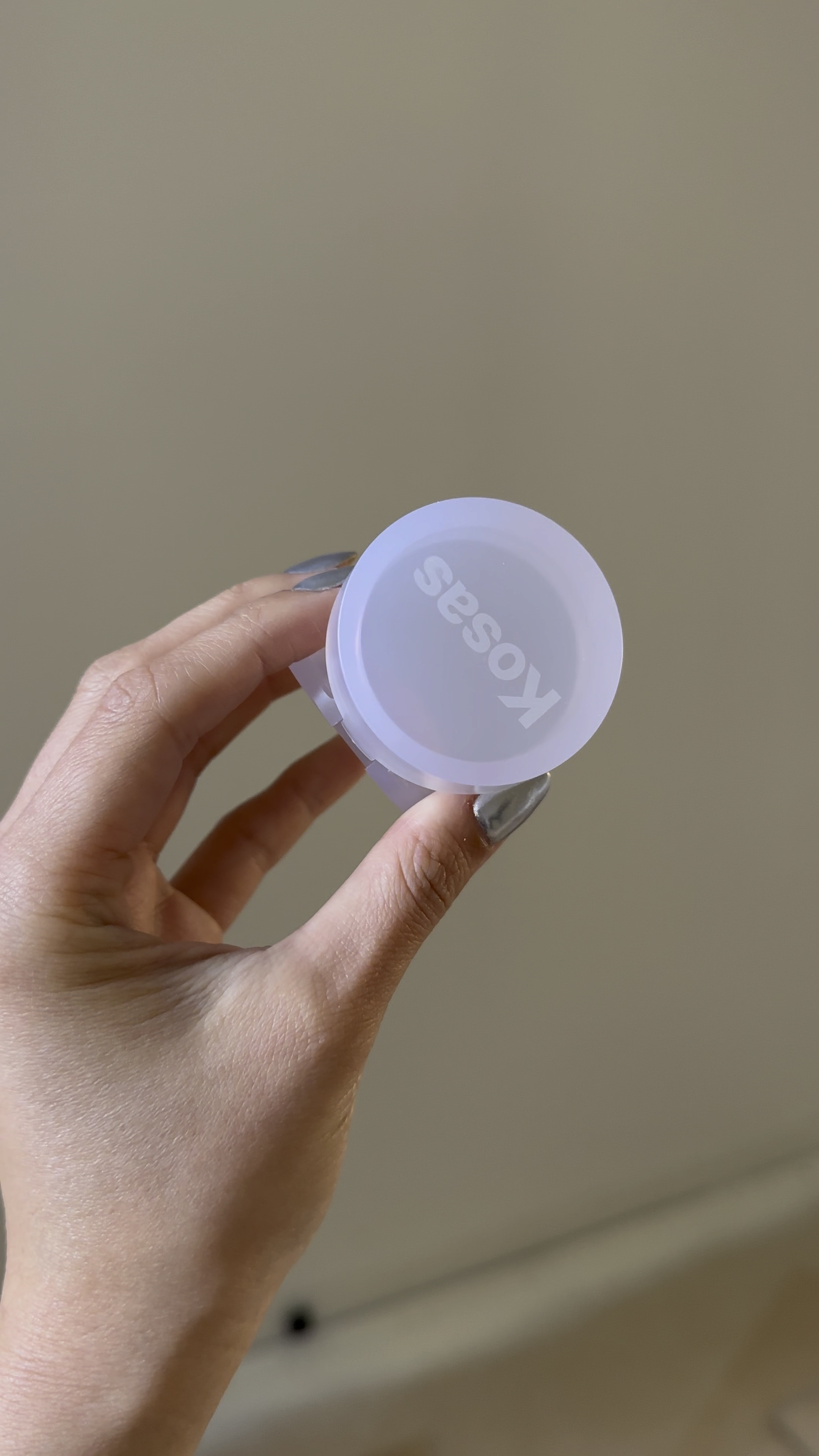 I love a setting powder that controls shine but doesn’t make my face matte. This powder does just that! This mini size is perfect for travel too!

#LTKFind #LTKbeauty #LTKtravel