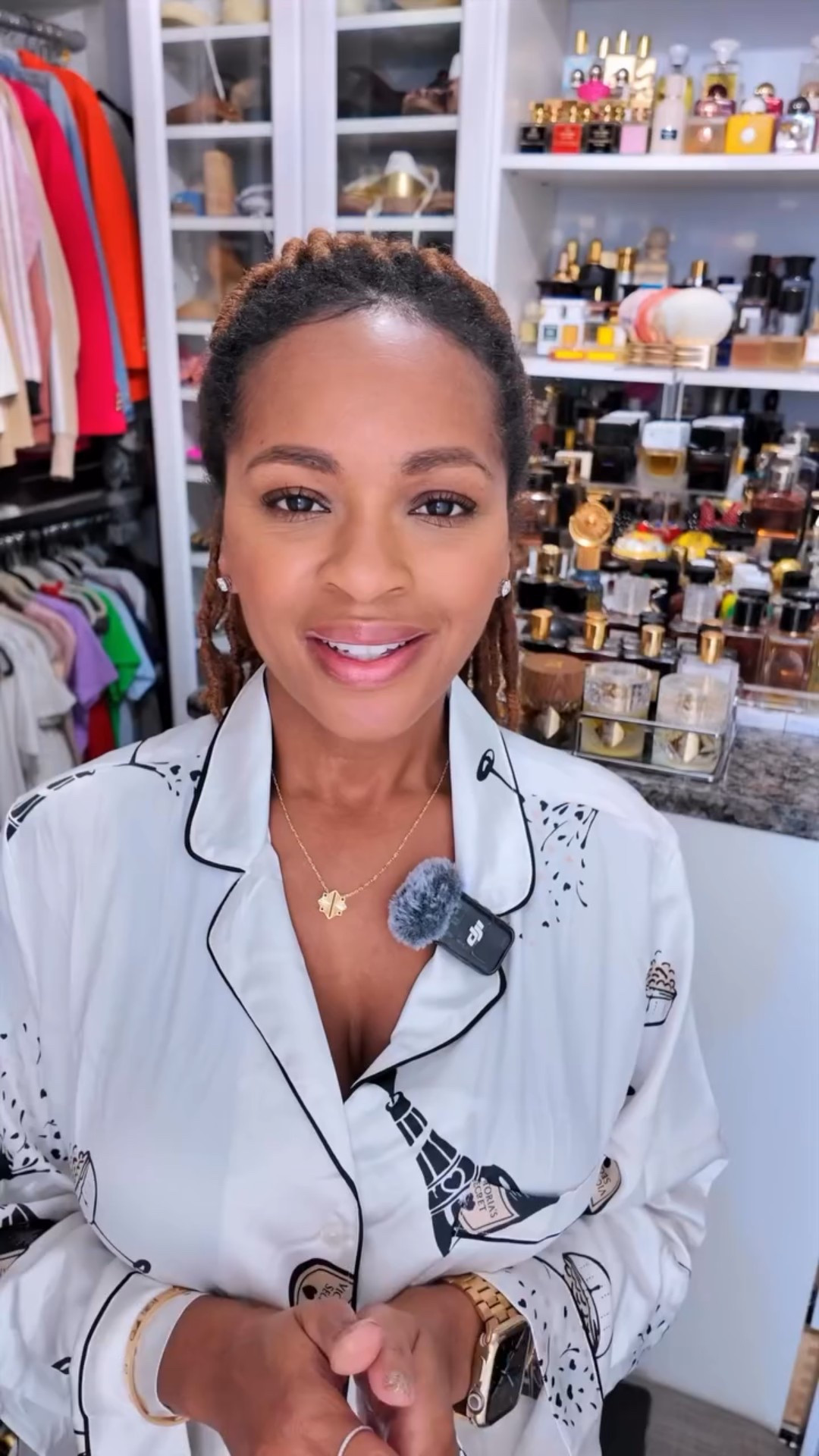 No matter what you are doing for New Year’s Eve, you should be smelling amazing!

Fragrances Shown:
Atelier Des Ors Pink Me Up
Borntostandout Cuvee Skin
Kilian Old Fashioned
Vilhelm Parfumerie Sparkling Jo
Roja Lost In Paris

What are you wearing tonight?

Comment the word CHAMPAGNE if you want me to send you the links!

#fragrancereviewer #nye #fragrancelover