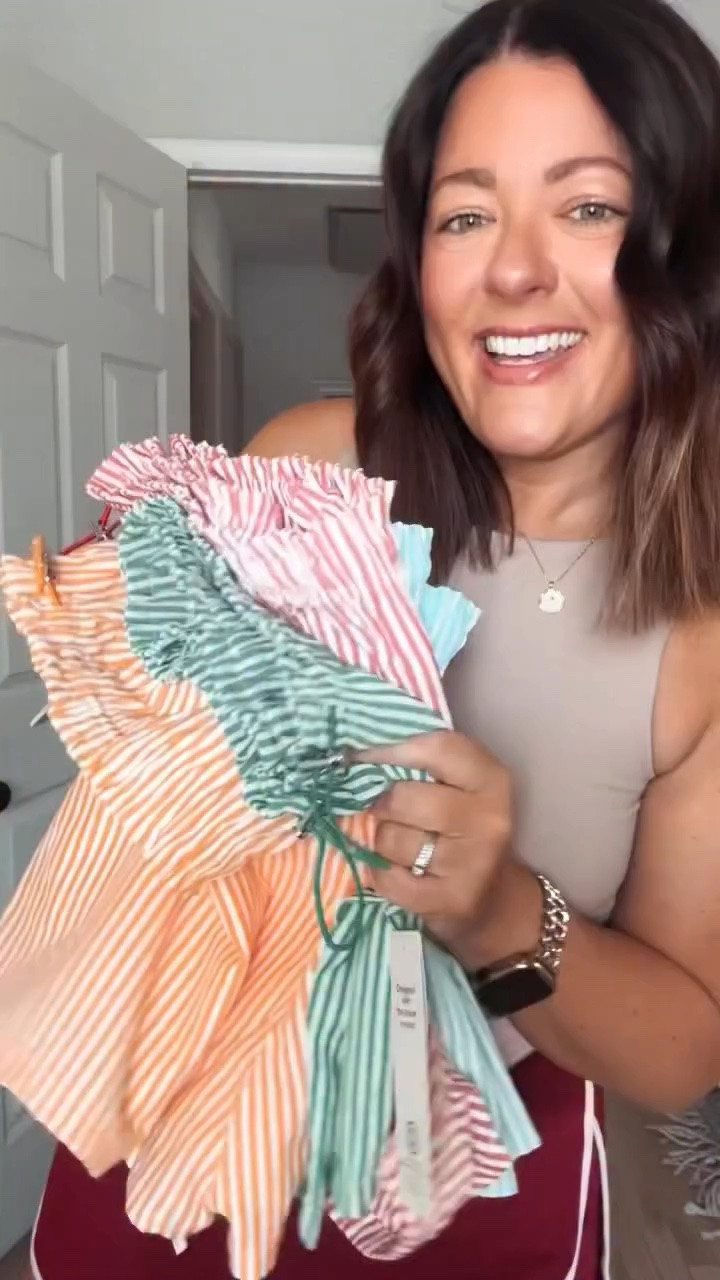 Comment “SHORTS” and I’ll send you the link!

Okay @walmart 
These seersucker shorts are just $9 (!!) and I’m already calling it—they’re the only shorts you need this summer ☀️

4 gorgeous colors, lightweight, comfy, and so easy to style…
✨ throw them on casual
✨ dress them up a little
✨ or wear them as the cutest swim cover-up

I seriously cannot get over this price 😍
Run before they’re gone!! 🏃‍♀️

https://liketk.it/663M2

#seersucker #trending #shorts #style