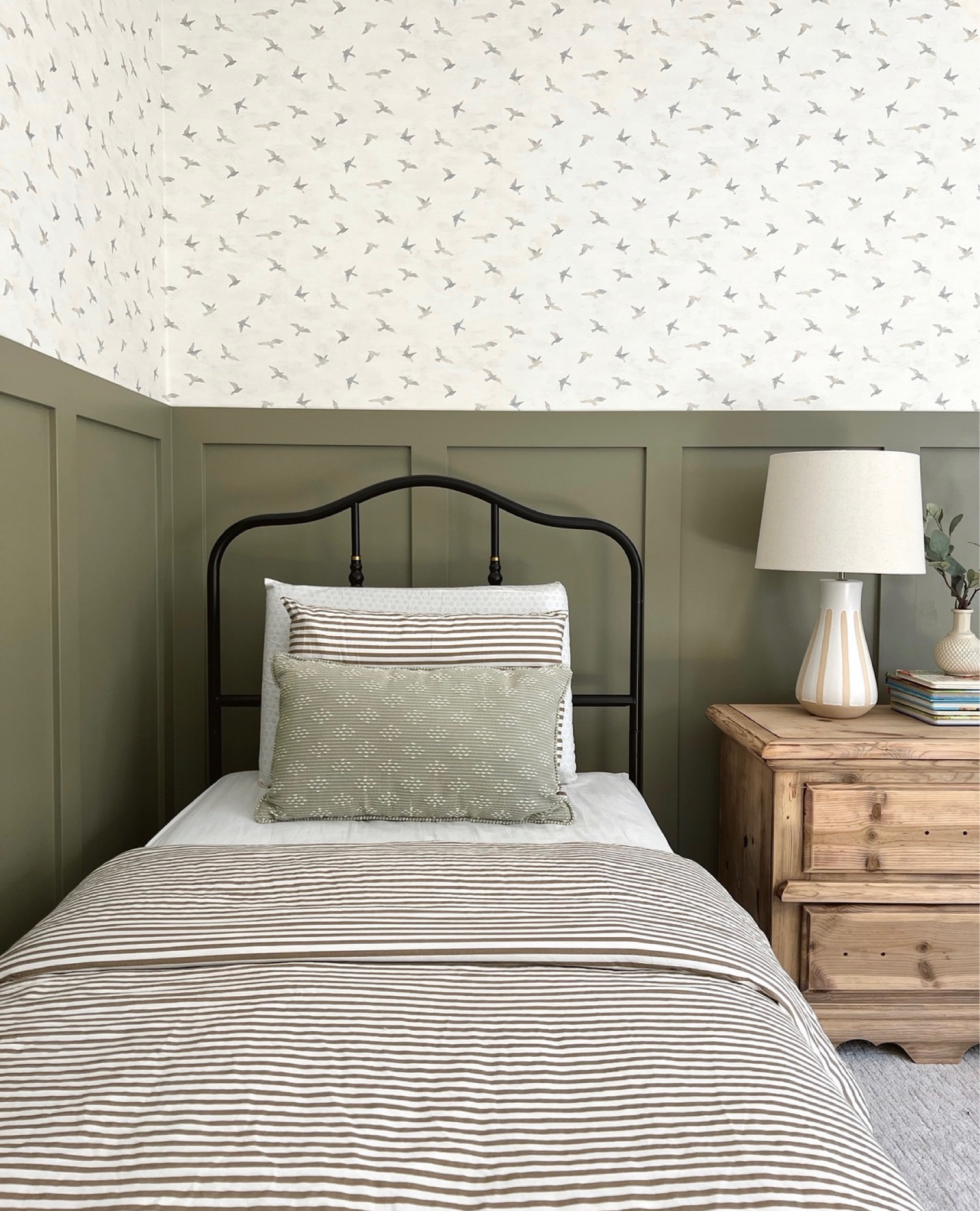 Neutral toddler bedroom.


#LTKhome #LTKstyletip
