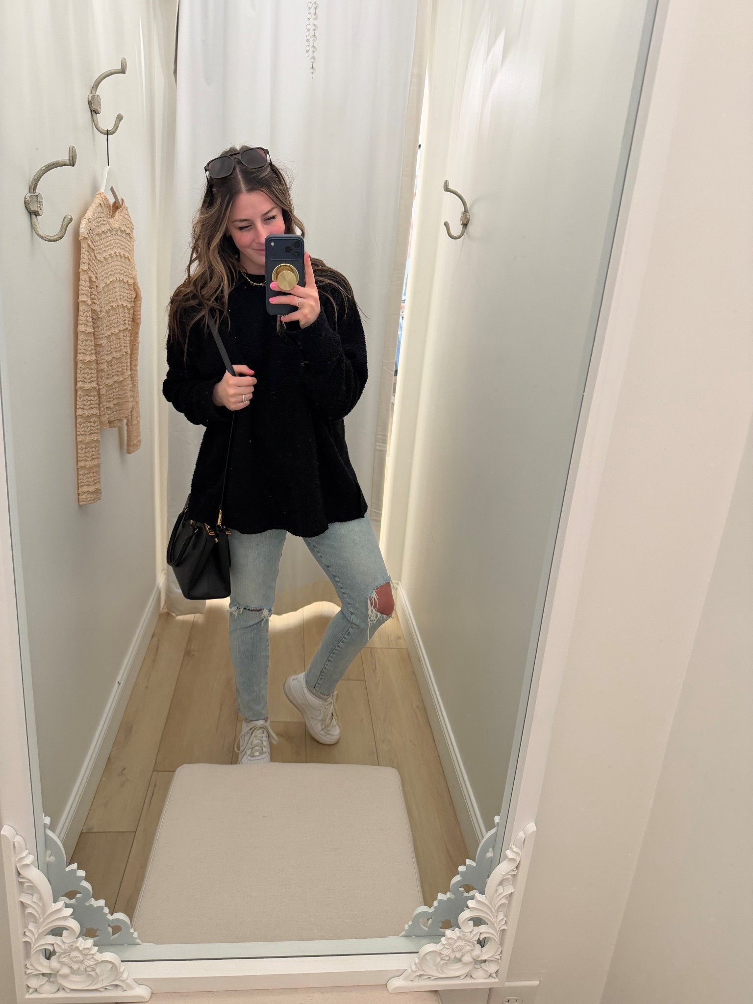 OOTD // best blanket sweater // new favorite jeans on sale for $20

#LTKSaleAlert #LTKSeasonal #LTKootd