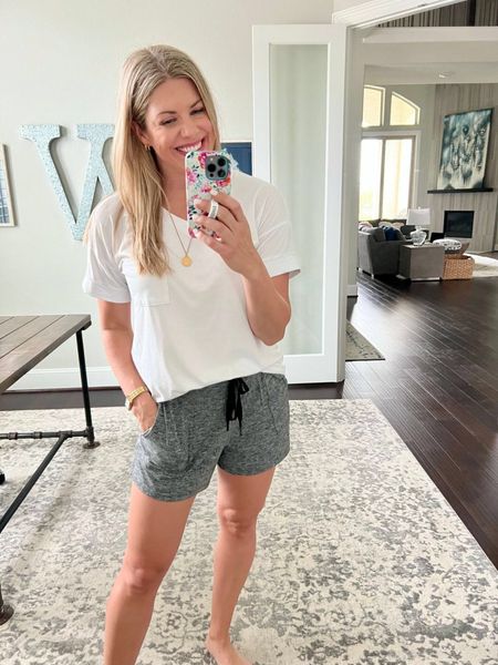 Comfy Lounge Outfit

Fit Tips: Shorts: tts, Tee: tts

Loungewear | Lounge outfit | Lounging | Shorts | V-Neck | Casual outfit | Lounge outfit ideas

#LTKfit #LTKstyletip #LTKunder50