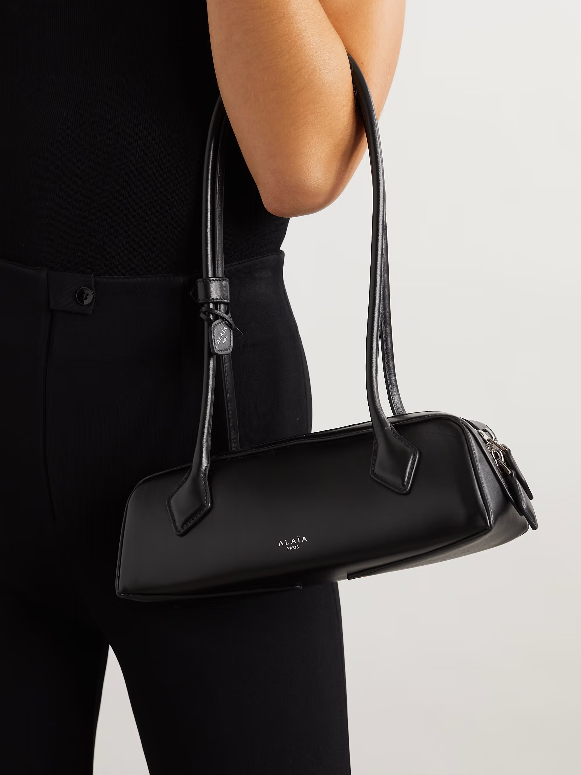 Le Teckel small leather shoulder bag | NET-A-PORTER (US)