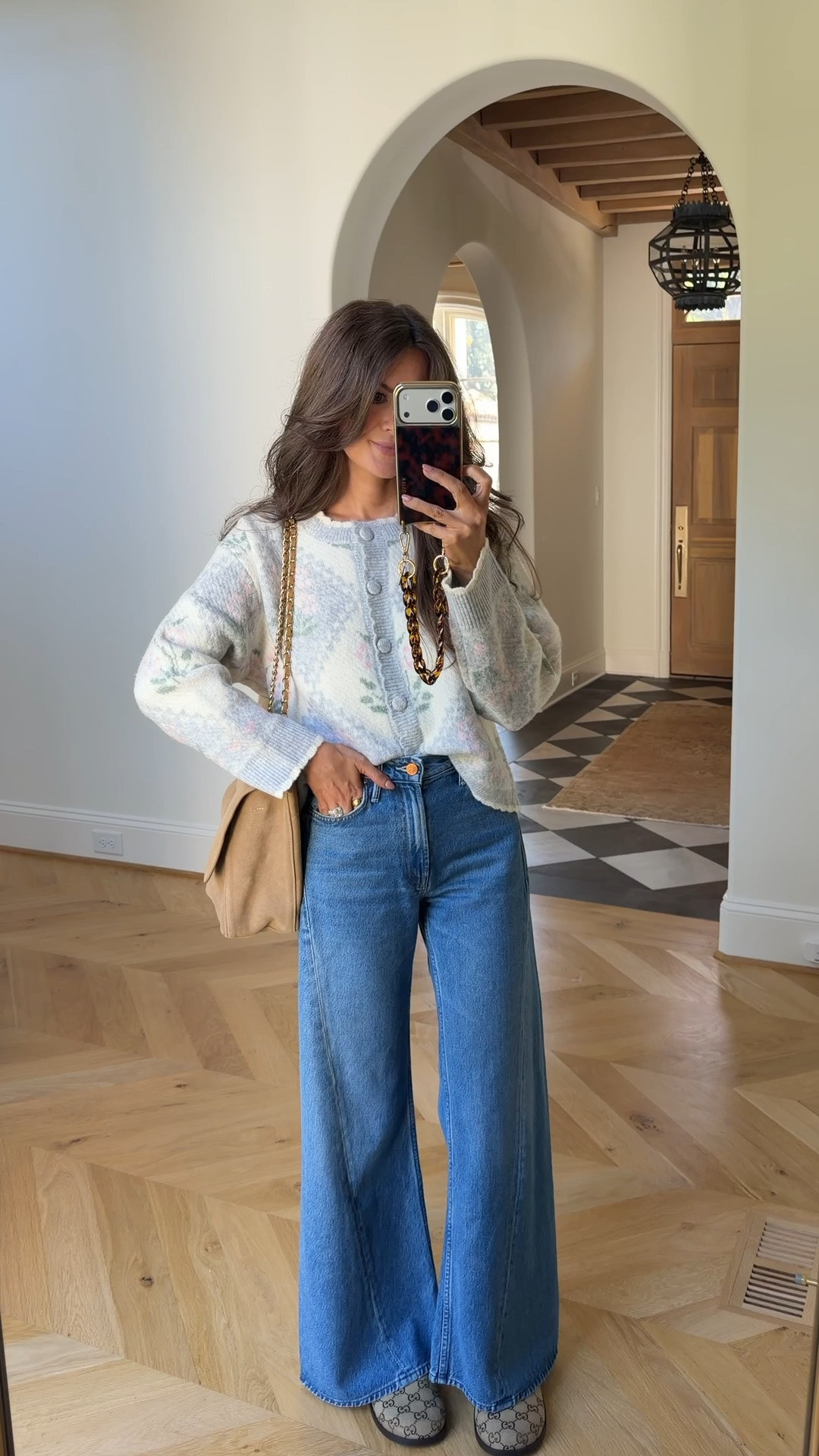 Love this fall outfit 🤍

#LTKootd #LTKmomlife #LTKSeasonal