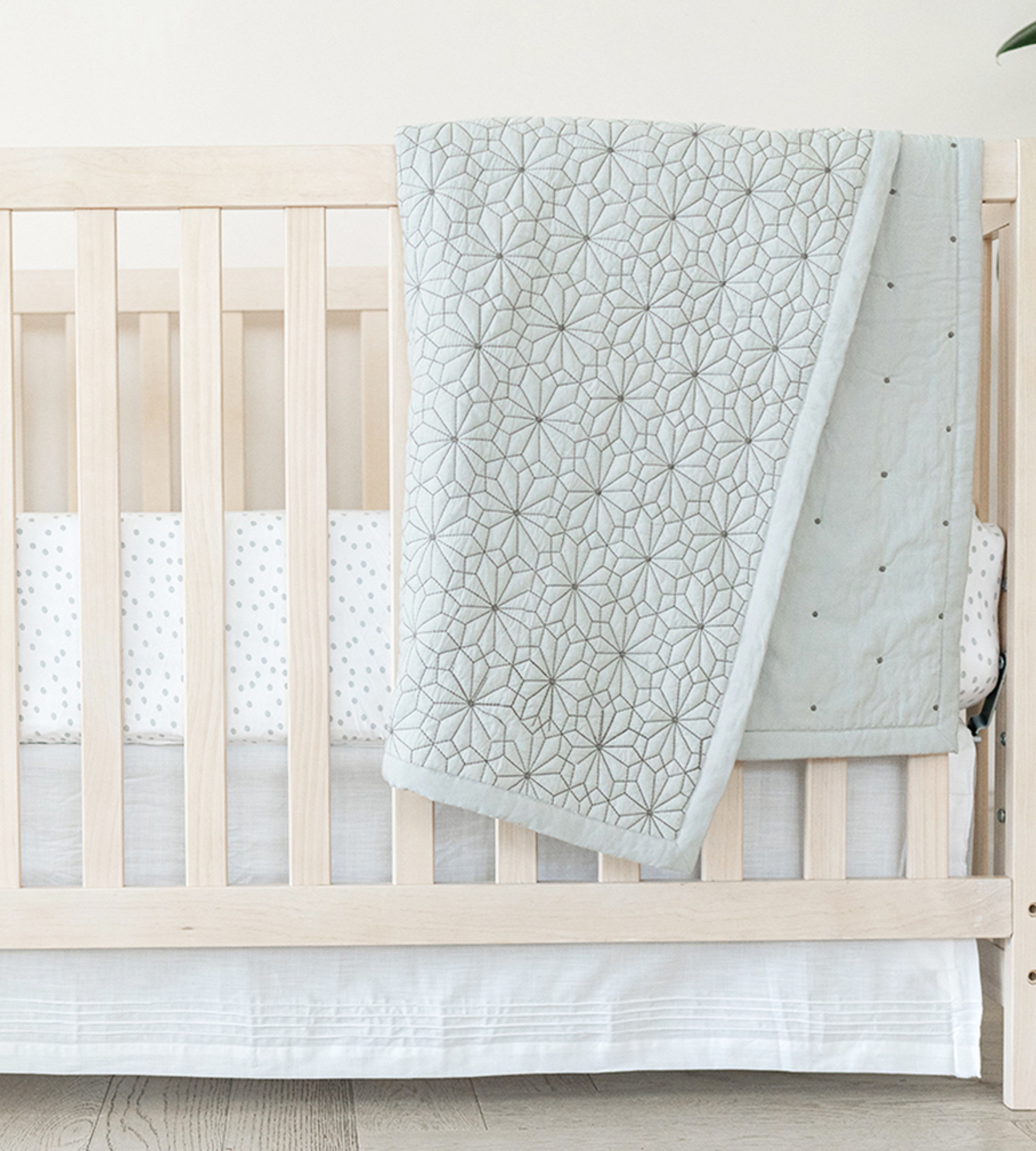 Bamboo Percale Quilt - Geo Ash Gray | Cariloha