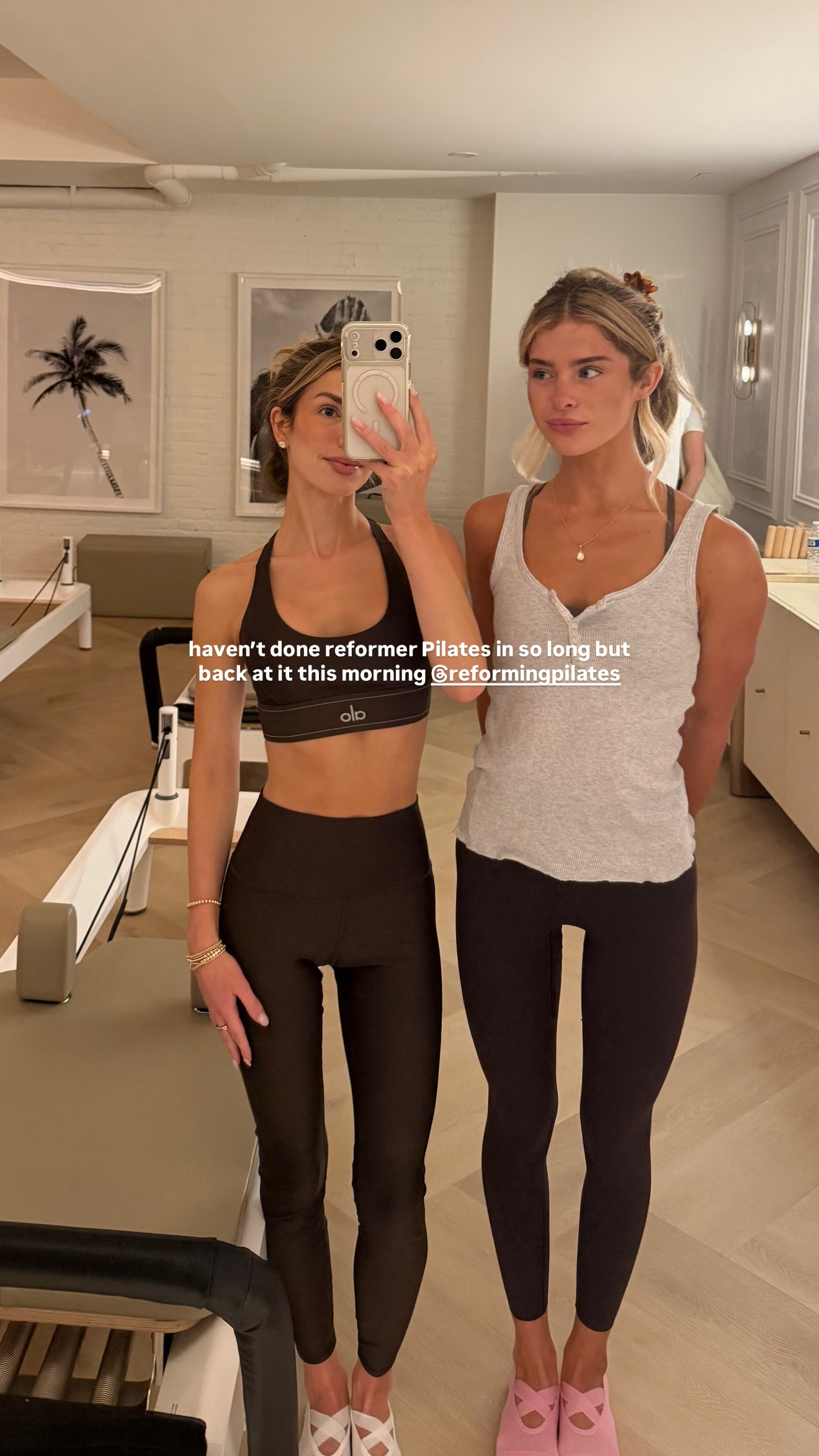 love this alo workout set for fall! 

 #LTKfitnessgoals #LTKActive