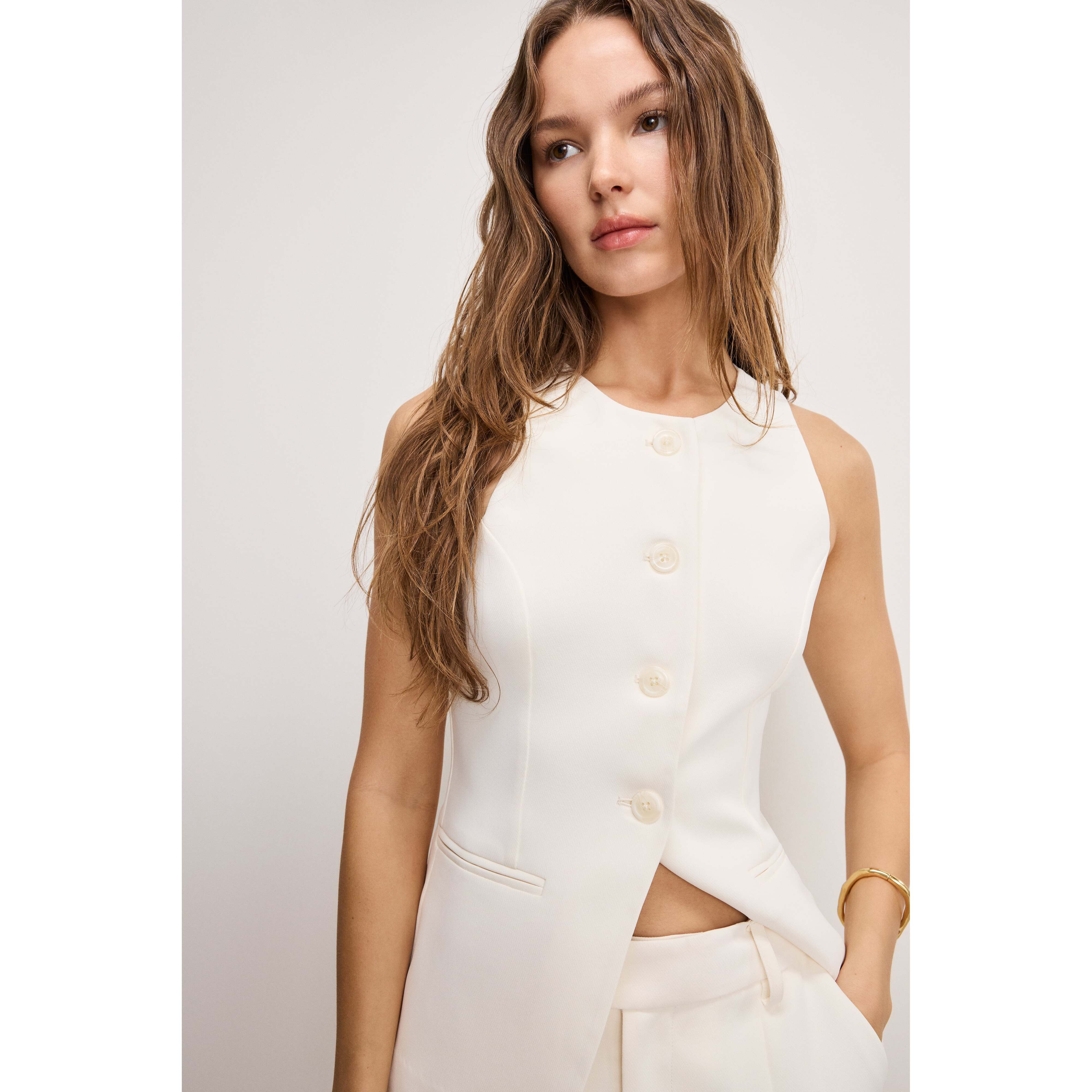 Women's Luxe Suiting Sculpted Vest | Cloud White, Size Medium | Good American by Khlo� Kardashian | Good American