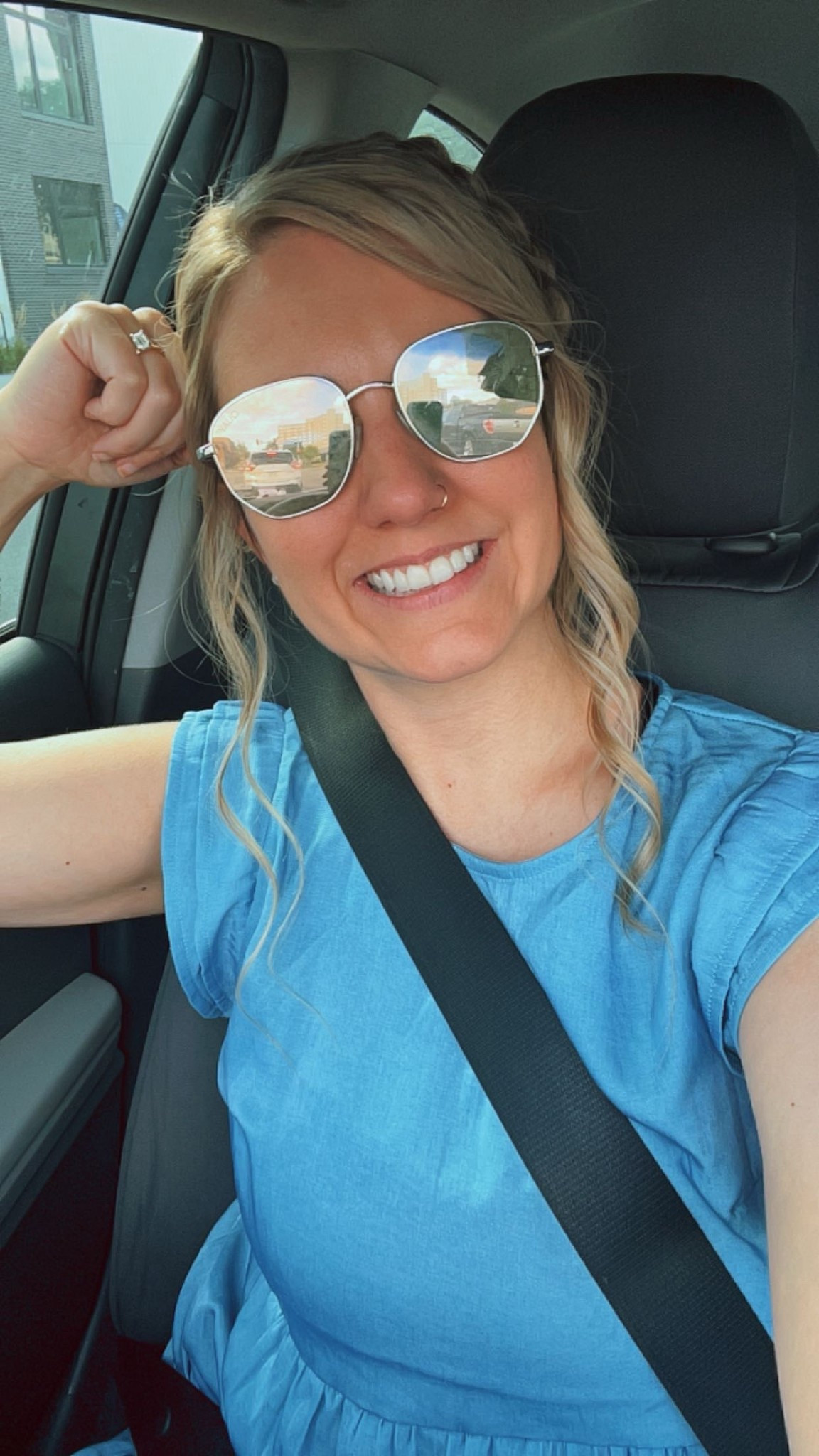 SUNNIES MAKE A GREAT STOCKING STUFFER ☀️🎄
*Some of Quay Sunglasses have up to 40% off select items*
#stockingstuffers #sunnies 


#LTKGiftGuide