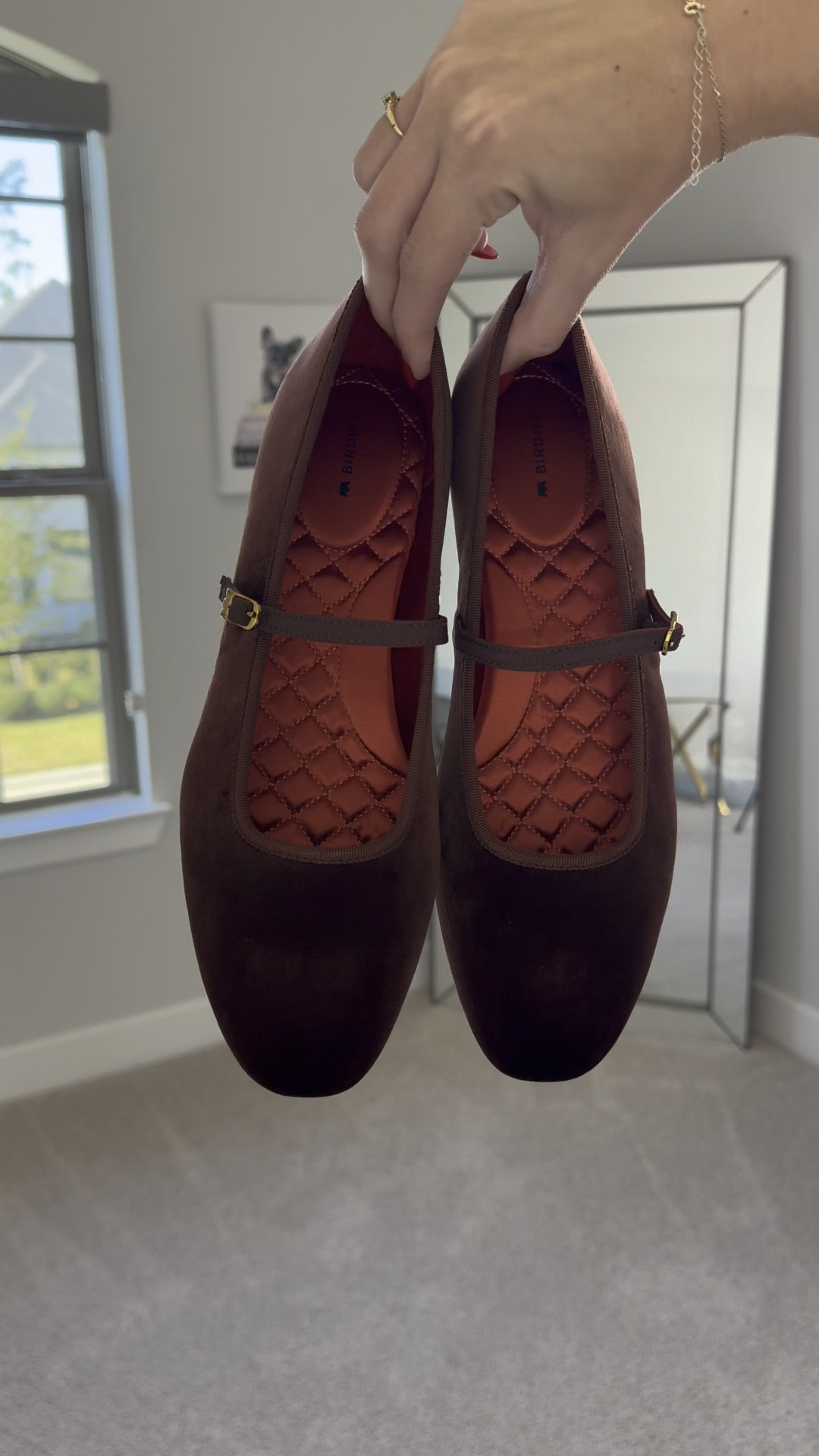 Cutest velvet ballet flats!

Mules, ballets flats, flat sandals, Valentine’s Day outfit, outfit inspired, workwear, midsize fashion, office style

#LTKShoeCrush #LTKMidsize #LTKWorkwear