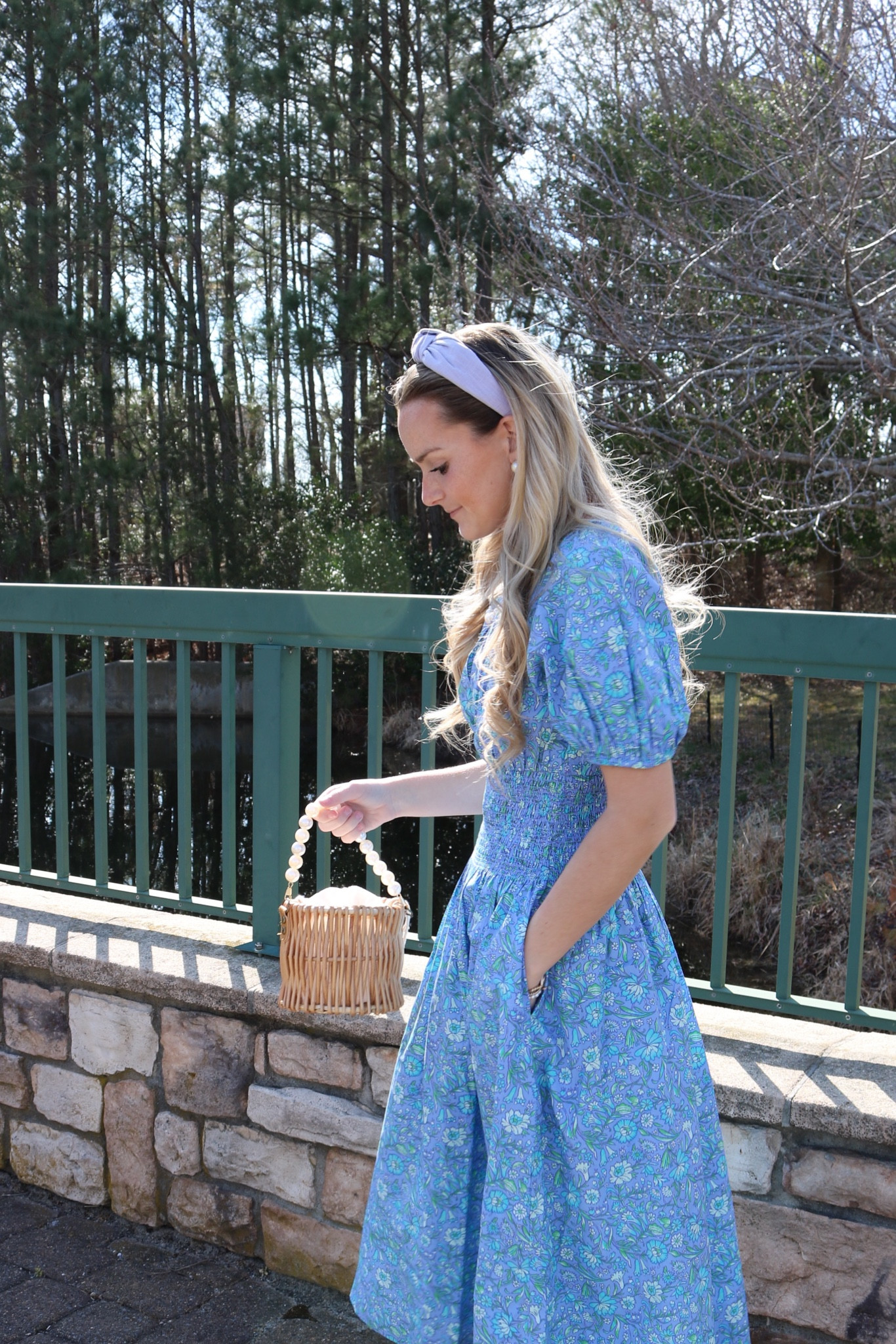 the perfect pearl bag that goes with everything this season🤍 

#LTKunder50 #LTKSeasonal #LTKitbag