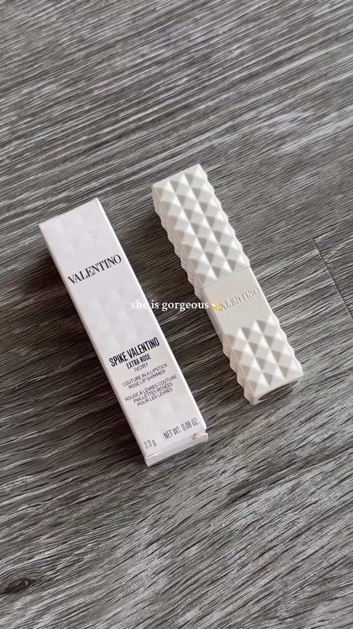 I am so OBSESSED!! @valentino.beauty did it again! 💫 

#fyp #cleangirlaesthetic #ugcbeauty #valentinobeauty #spikevalentino #sephora #sephorahaul #sephorabeautycommunity #sephoramusthaves #lipshimmer #fyp #luxurybeauty