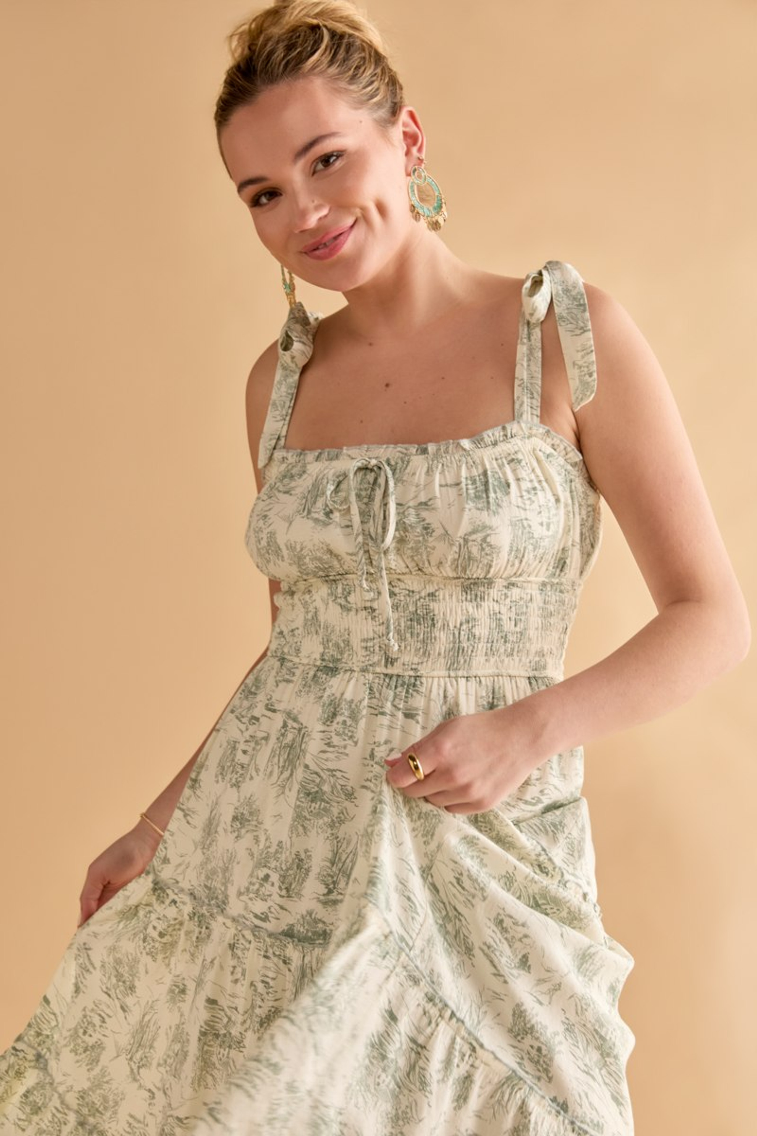 Donna Strappy Postcard Print Midi Dress | Francesca's