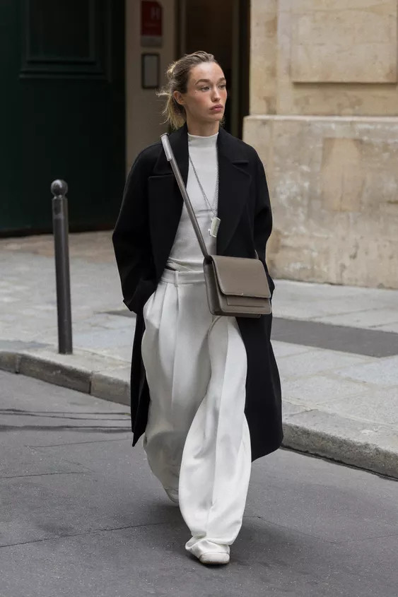 UMHÄNGETASCHE MIT METALL-DETAIL | Zara DE