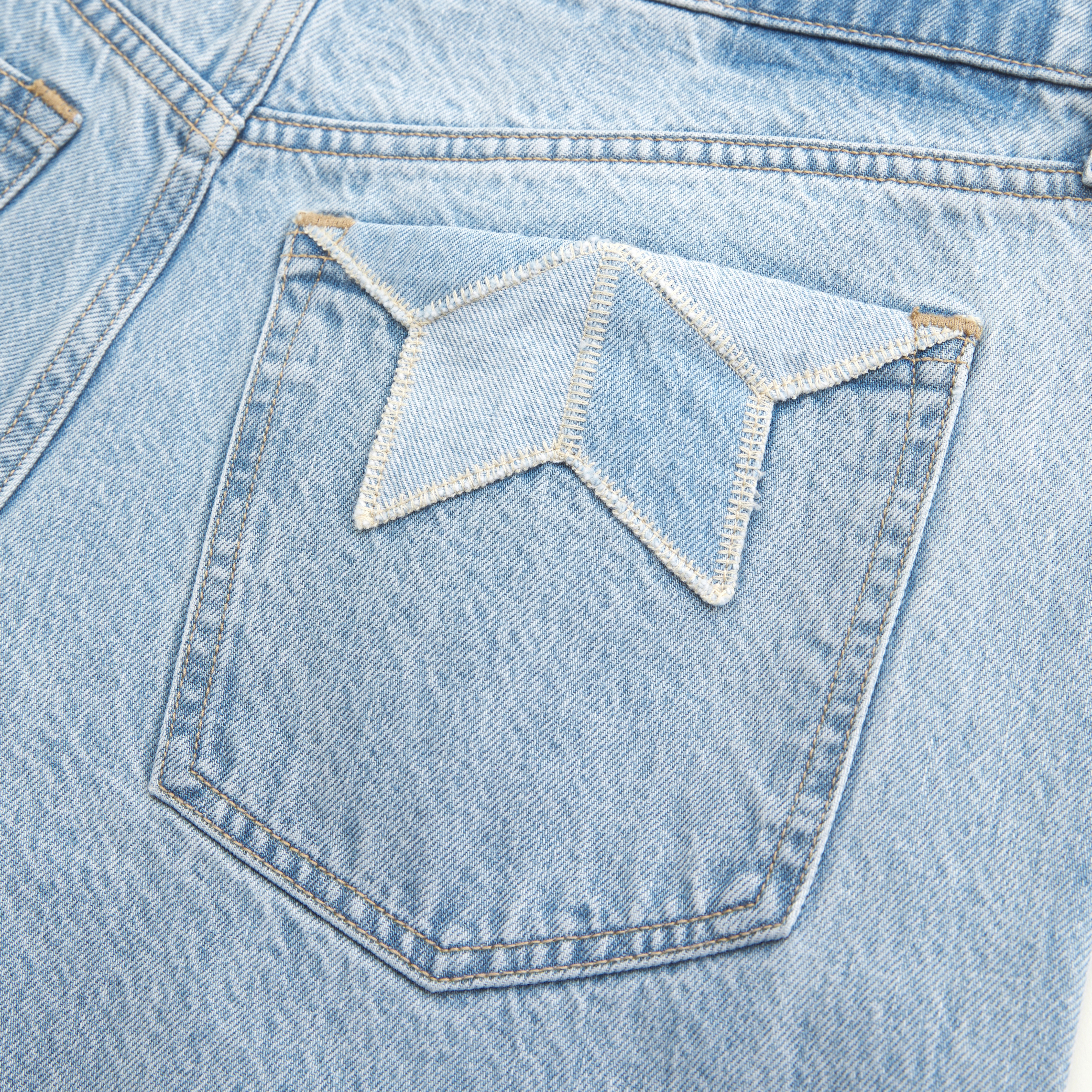 Curve Love High Rise Wide Leg Star Embroidered Jean | Abercrombie & Fitch (US)