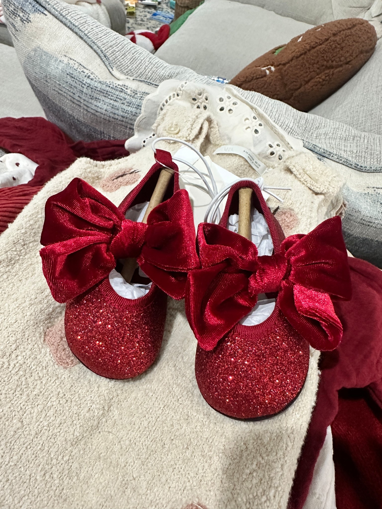 Red bow glitter shoes for baby girl’s Christmas outfit! So cute 

#LTKBaby #LTKKids #LTKHoliday