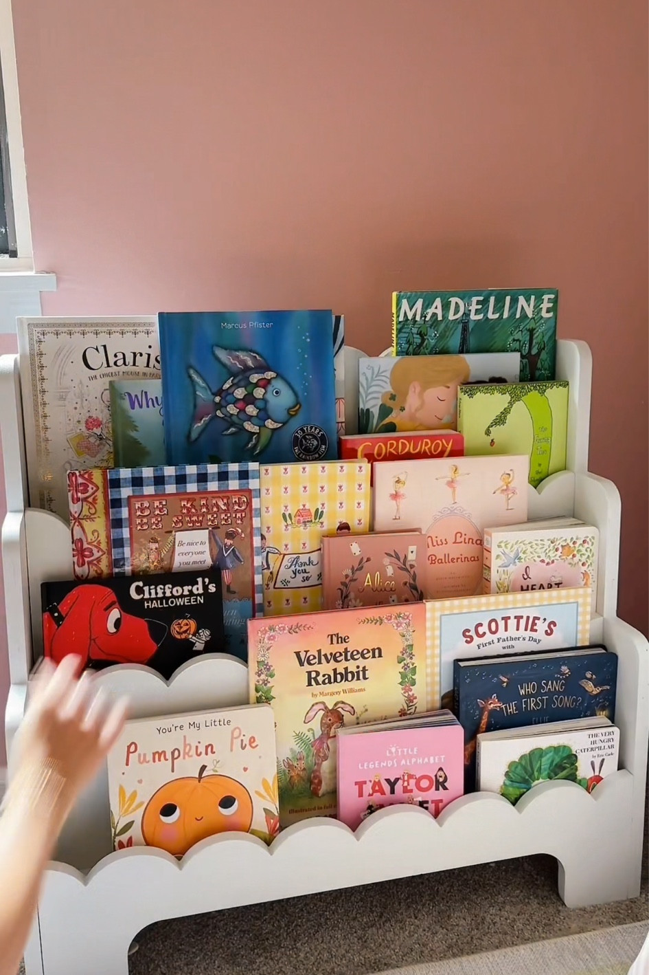 Halloween bookshelf refresh 🧡🎃

#LTKKids #LTKBaby