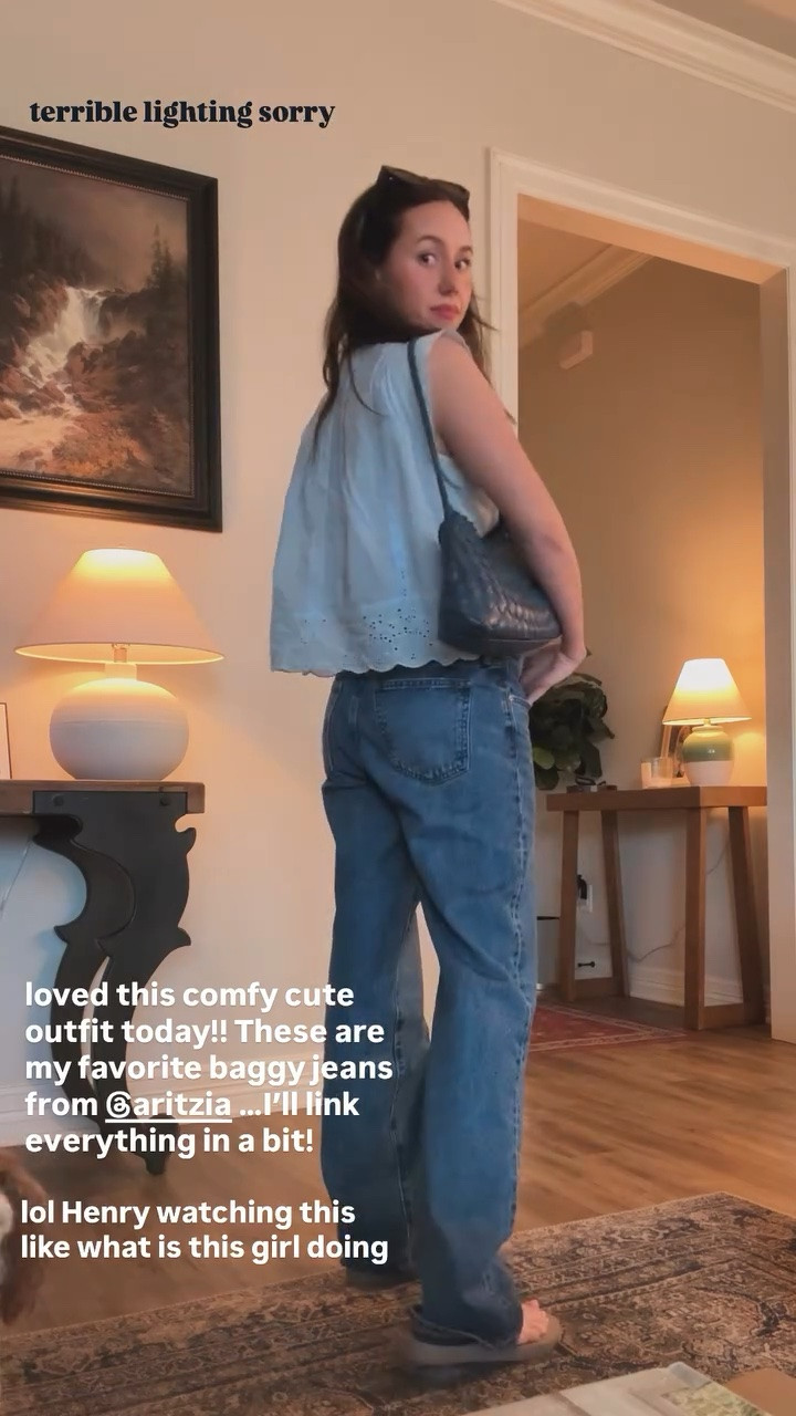 5’3” 115 lbs 

Top: sized up to a medium for oversized fit 

Flip flops: run small, size up one! 

Jeans: size 26 
run tts if you’re wanting a baggy fit! ❤️

#LTKootd