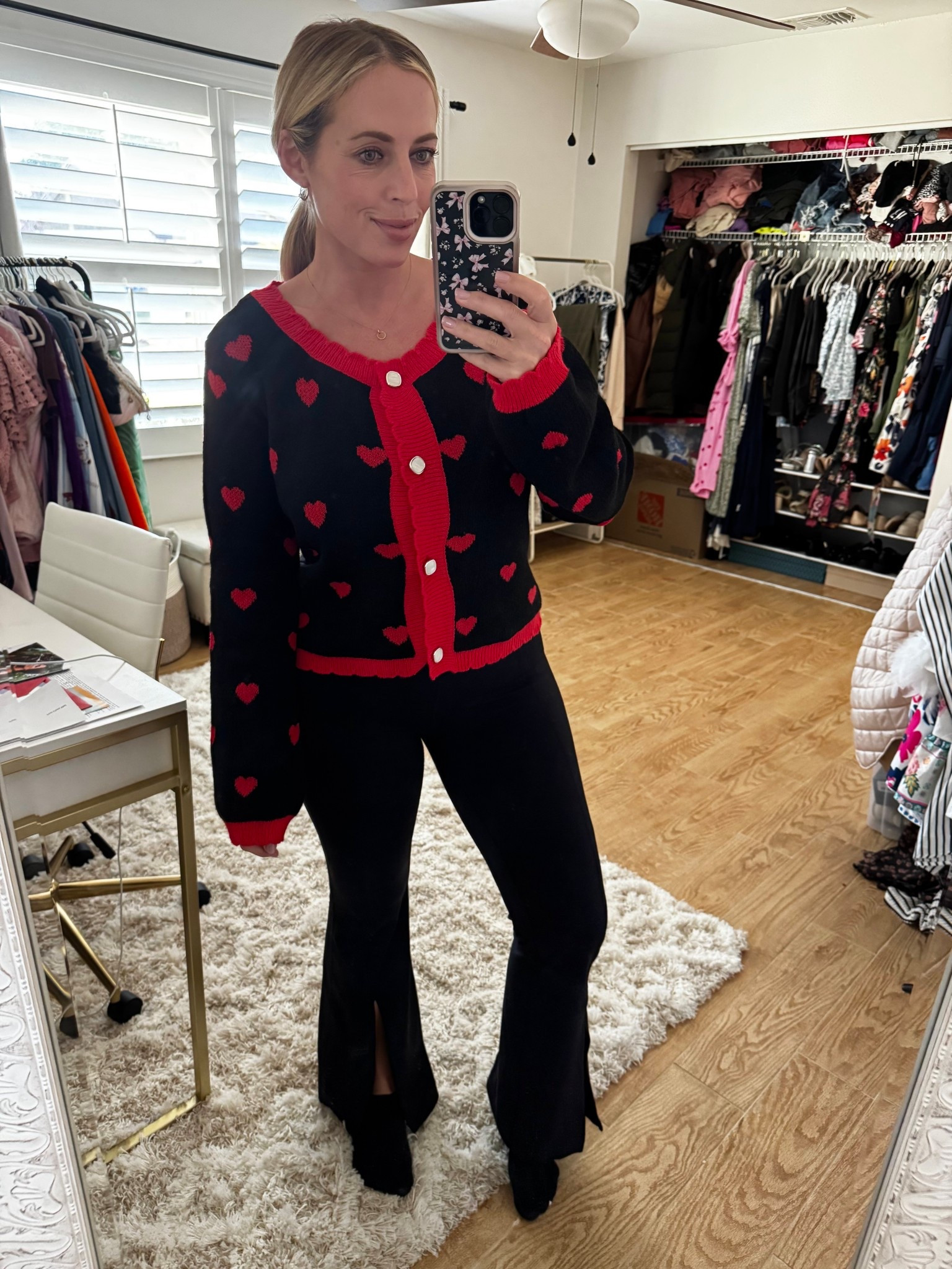 Valentine’s Day sweater 

#LTKMidsize #LTKValentine #LTKSeasonal