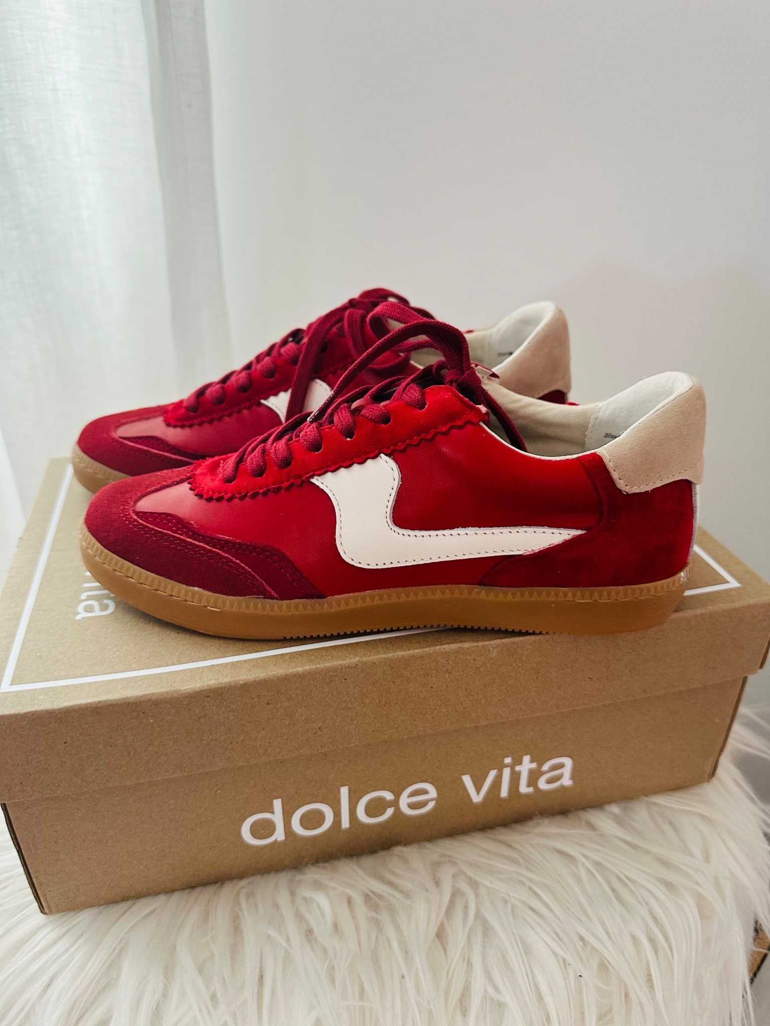 My fav sneakers but in RED!! 👟❤️ I literally have these in 4 colors now. They’re comfy, cute, & great quality. Plus, you can wear them with ANYTHING!! 

Sneakers. Dolce Vita. Shoes. 

#LTKStyleTip #LTKShoeCrush
