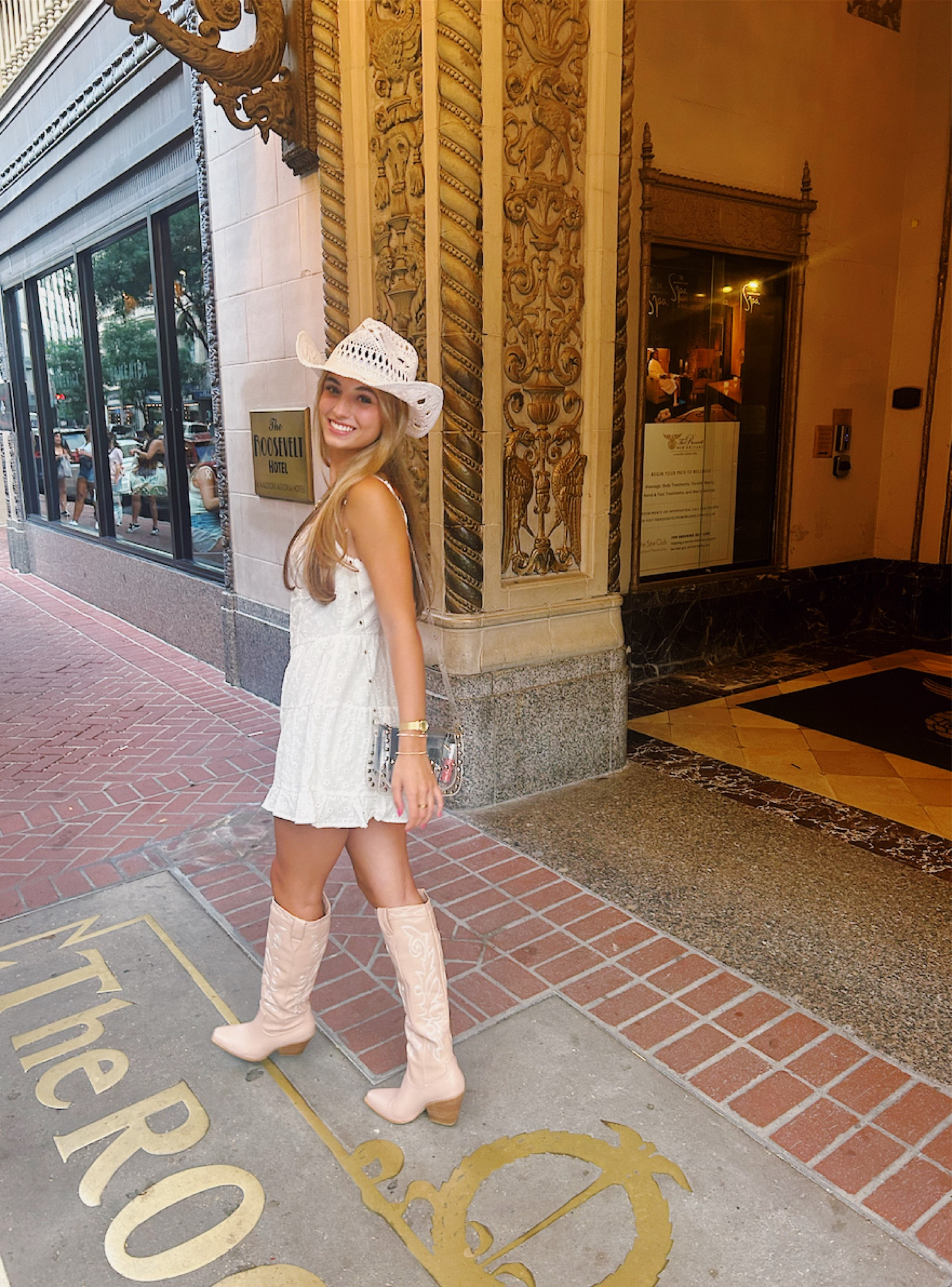 Concert fit
Hat is from Amazon and boots are from lily and park❕❕❕

#LTKStyleTip #LTKBeauty