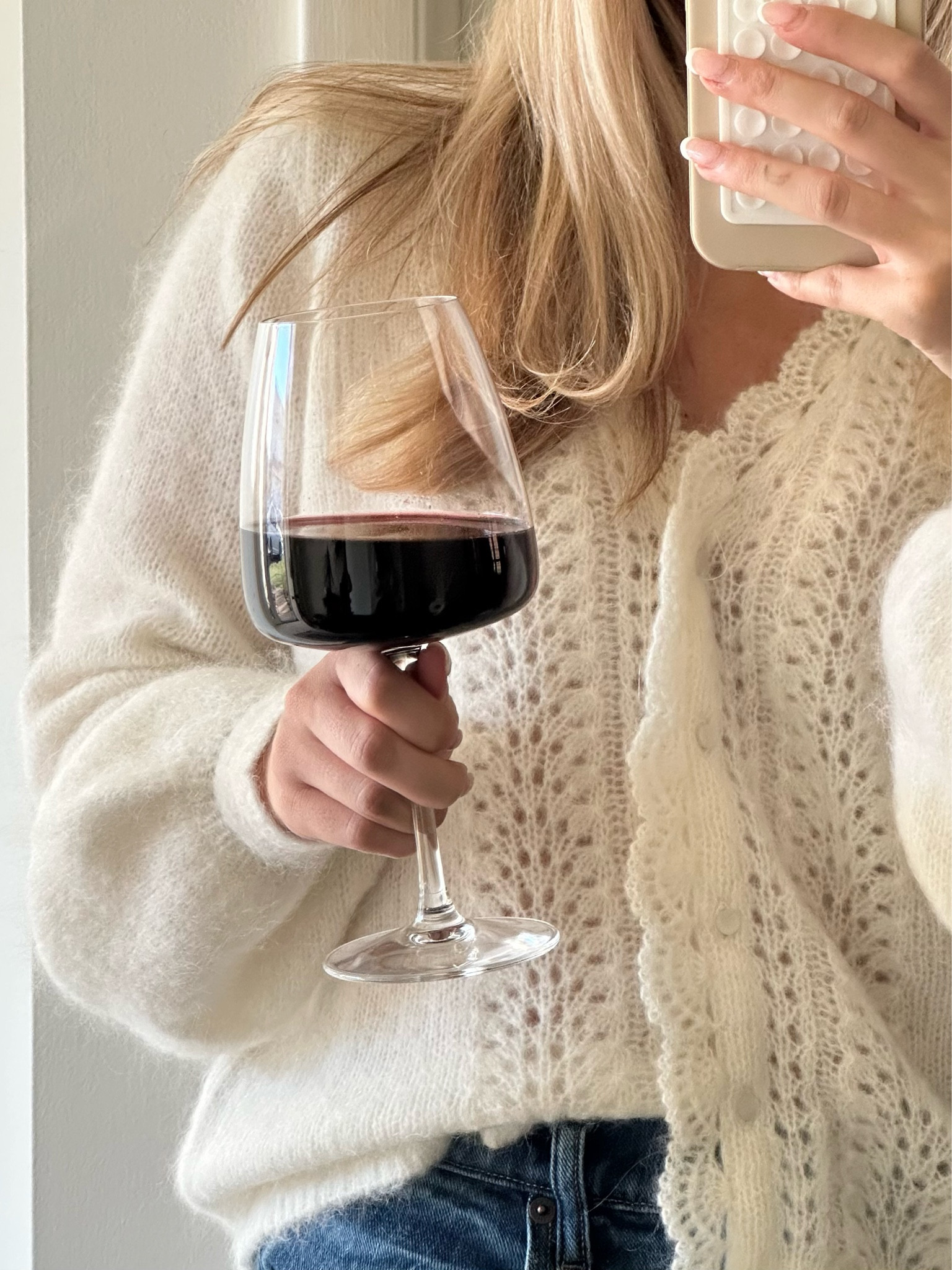 Sézane cream sweater 🤍🦢☕️ 

#LTKHoliday #LTKSeasonal #LTKstyletip